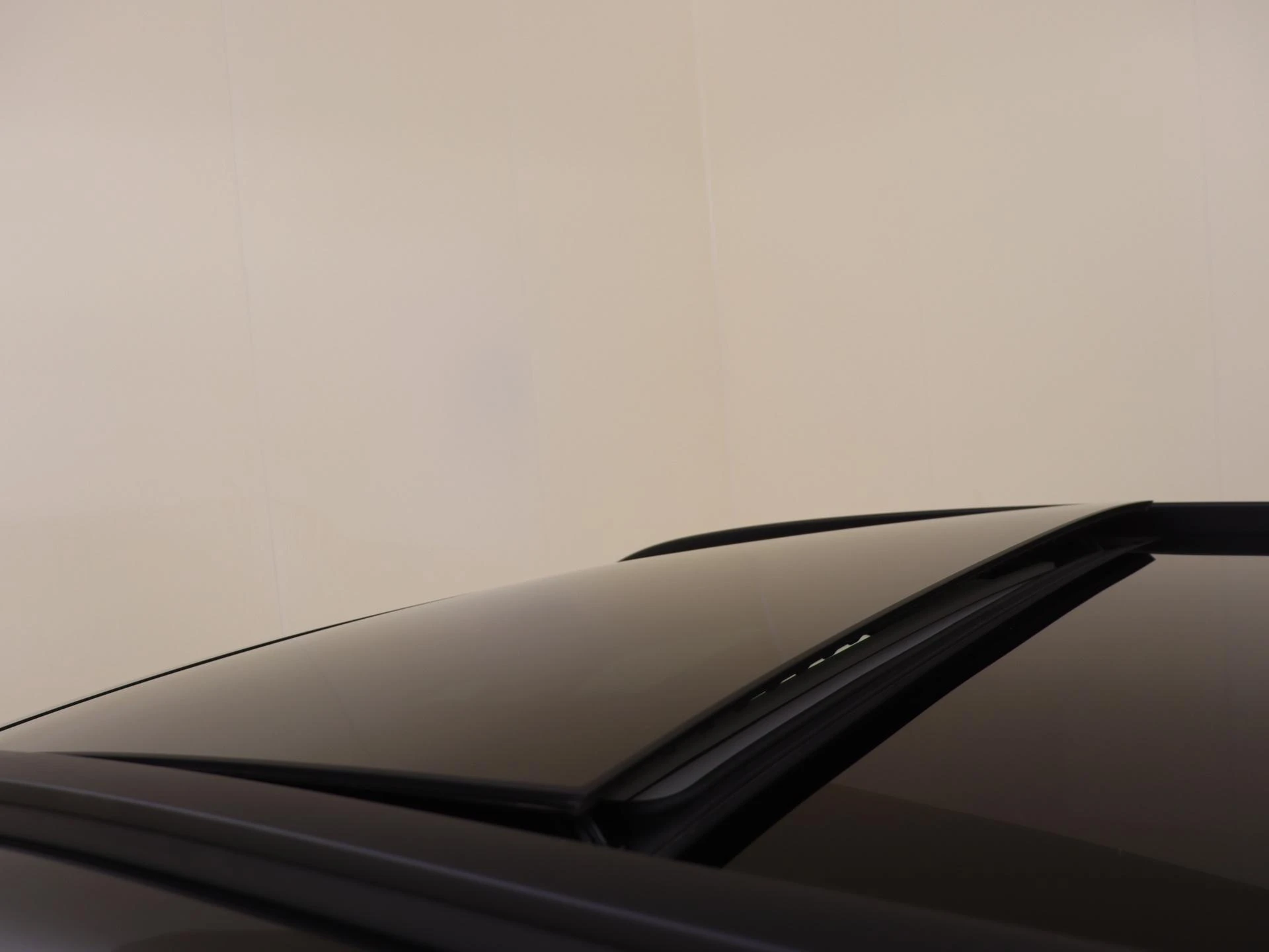 Mercedes-Benz-GLC-image-27