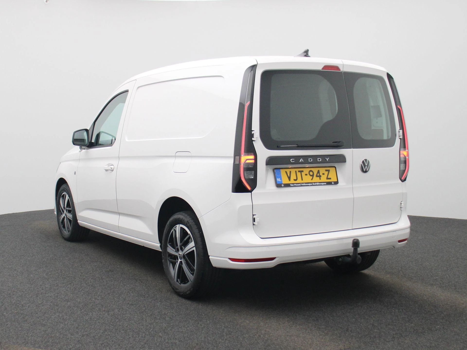 Volkswagen-Caddy-image-1