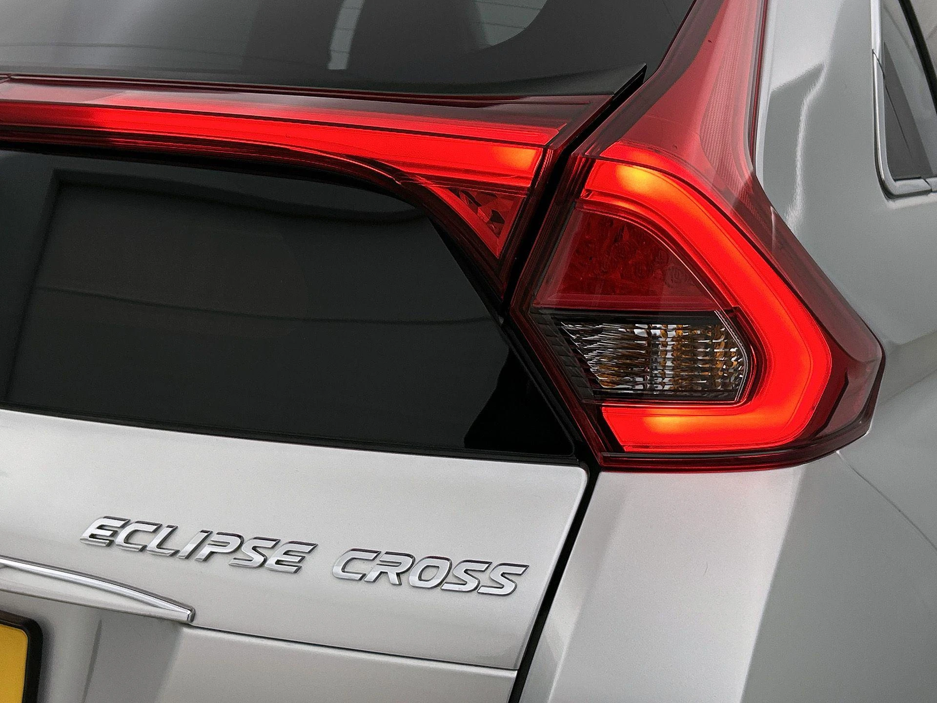 Mitsubishi-Eclipse Cross-image-27