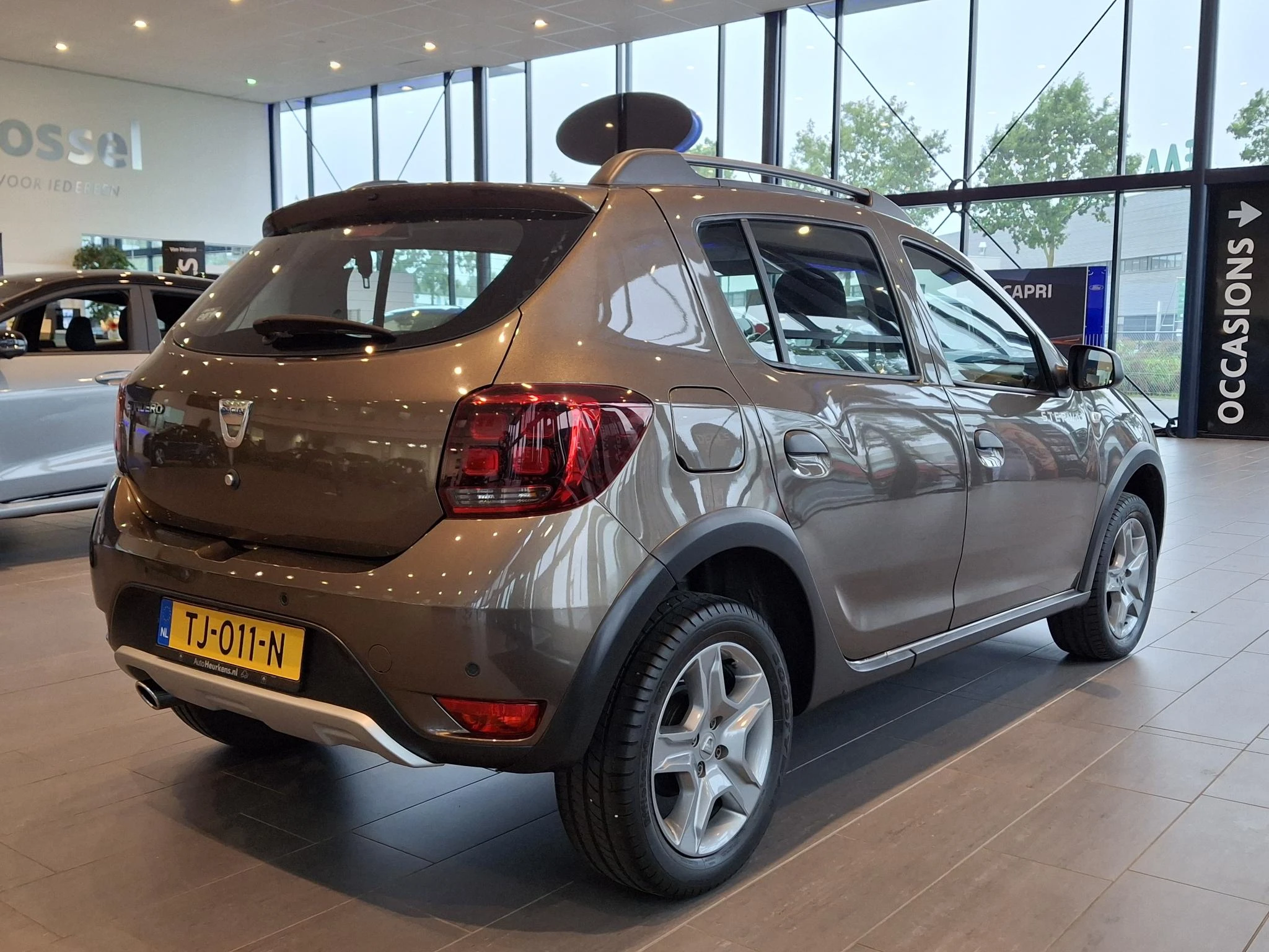 Dacia-Sandero Stepway-image-1