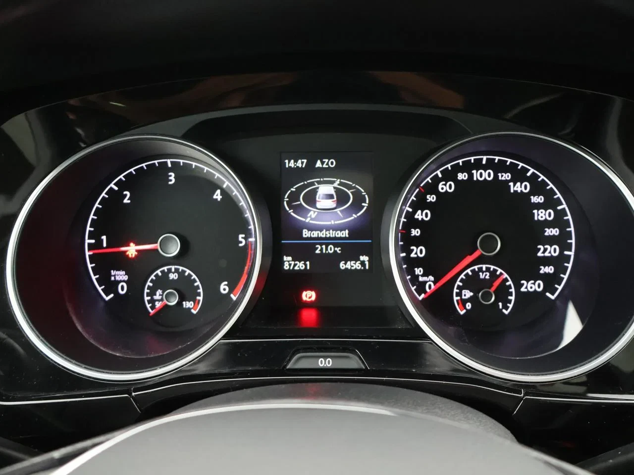 Volkswagen-Touran-image-11