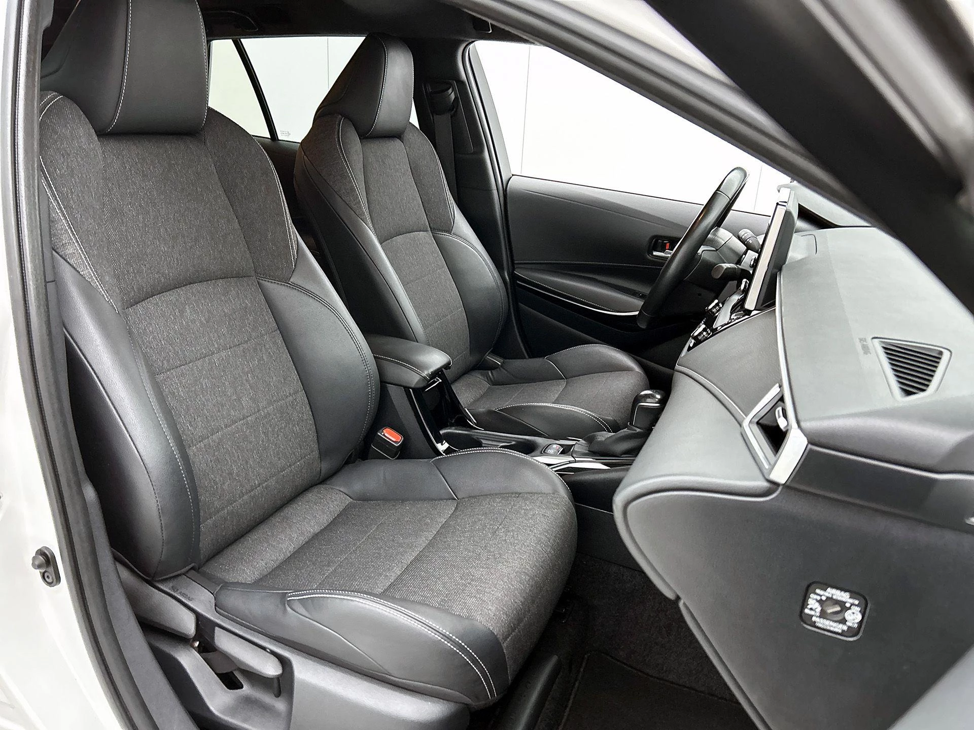 Toyota-Corolla Touring Sports-image-34