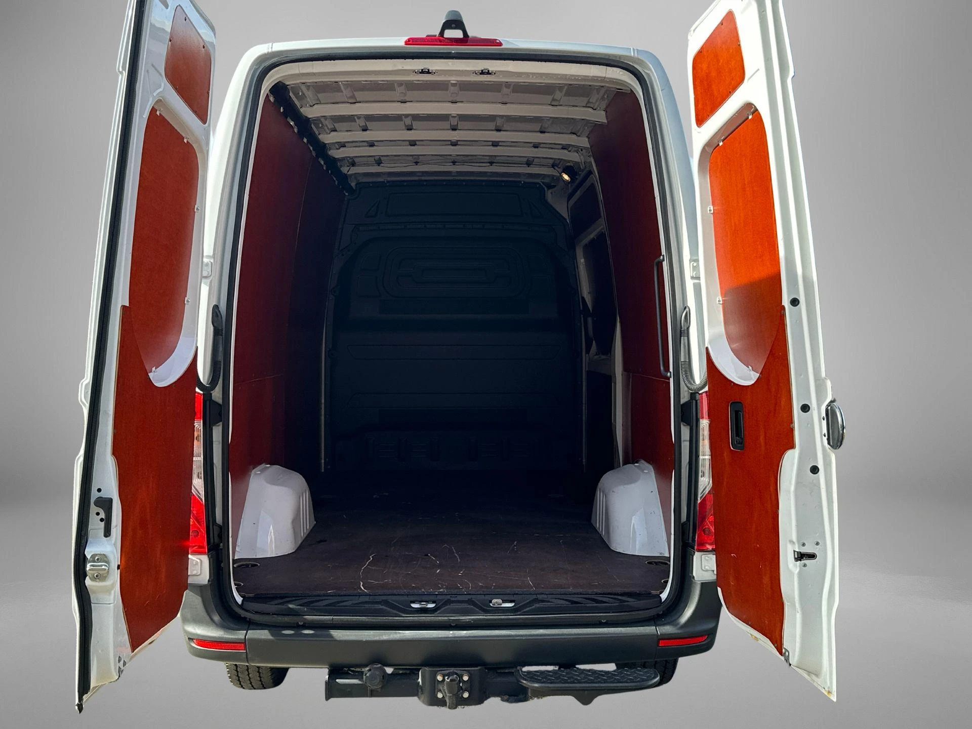 Mercedes-Benz-Sprinter-image-19