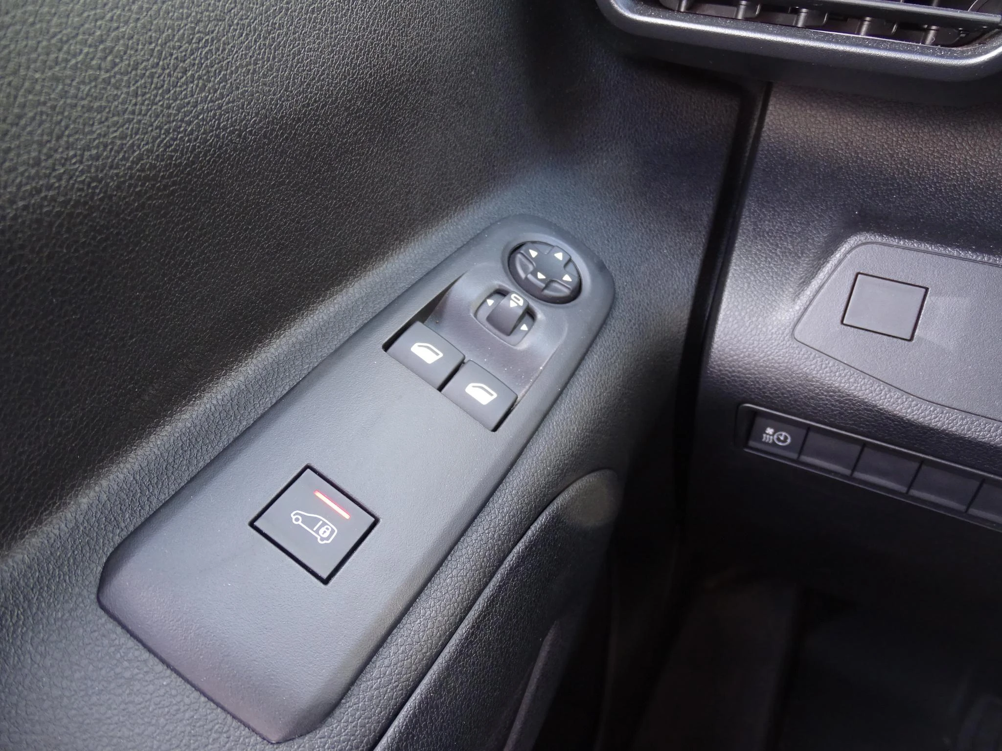 Opel-Combo-e-image-23
