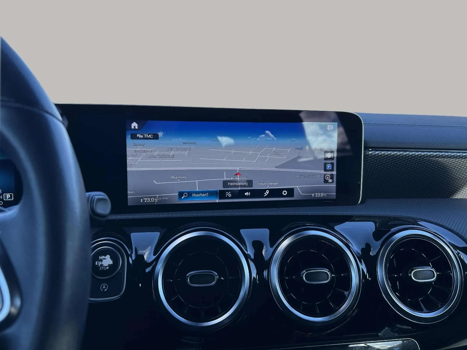 Mercedes-Benz-CLA-image-15