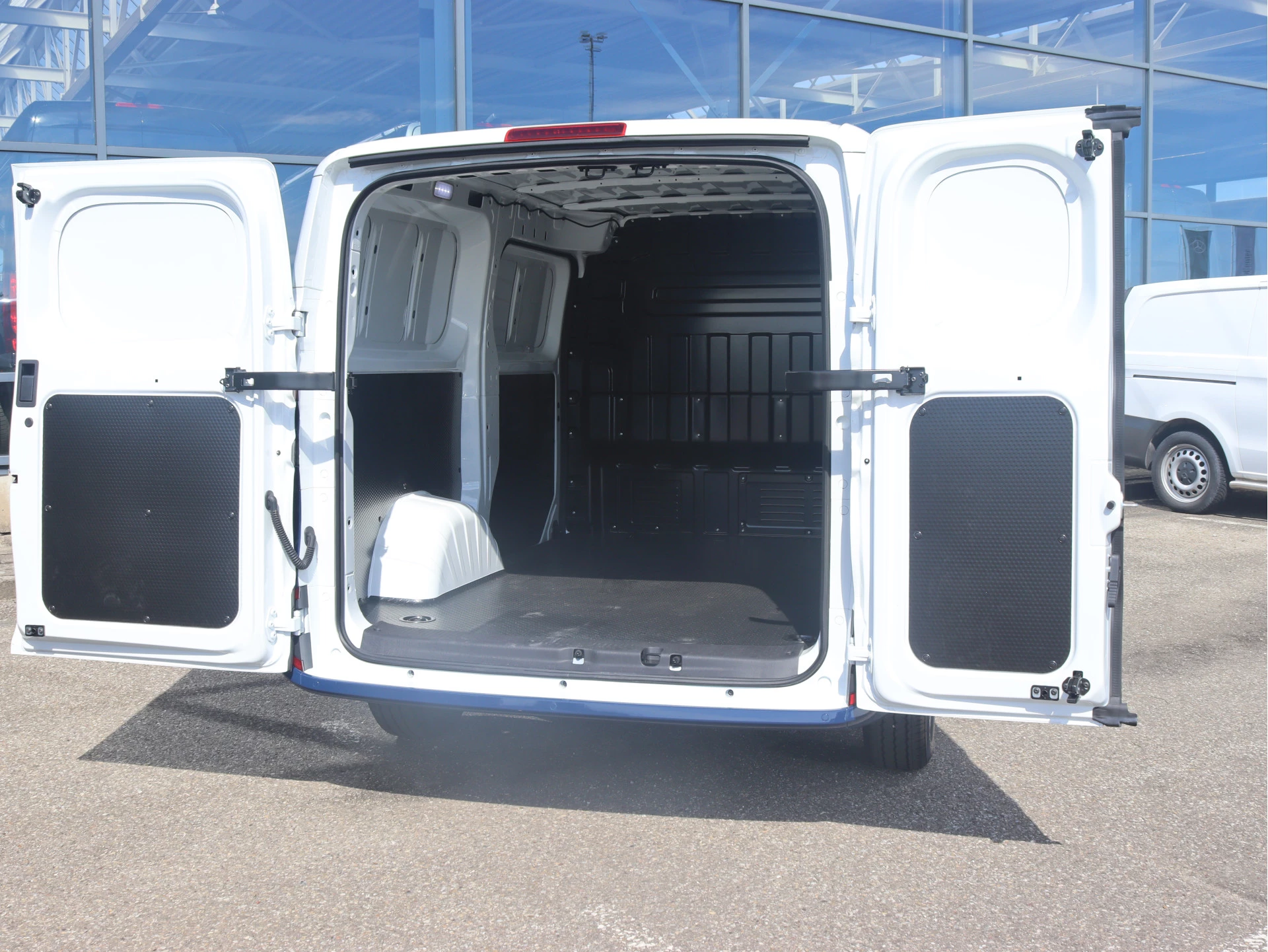 Maxus eDeliver5 L1H1 64 kWh