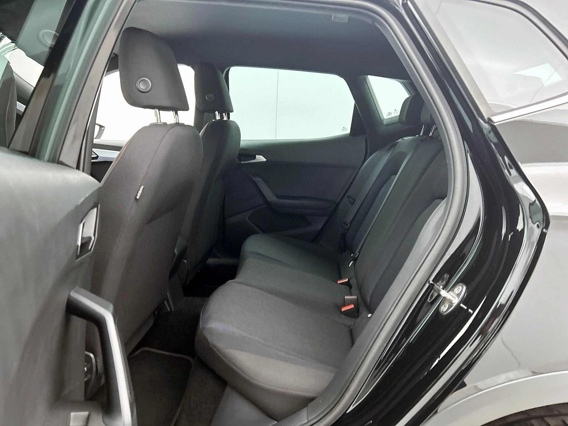 SEAT-Arona-image-25