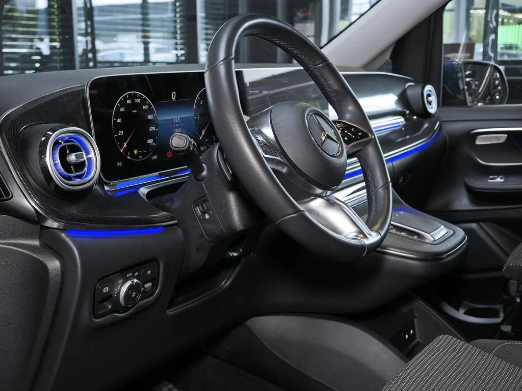 Mercedes-Benz-V-Klasse 220-image-7