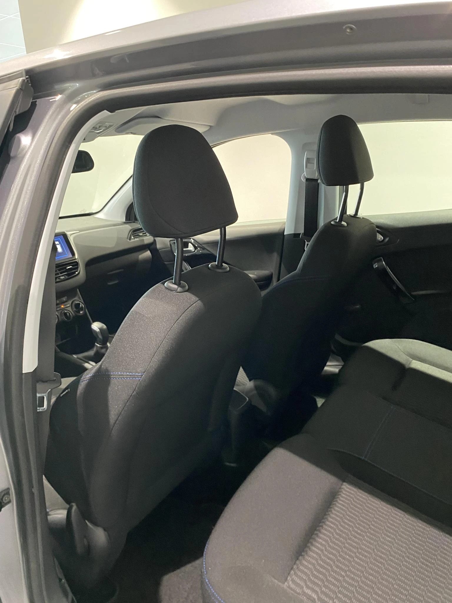 Peugeot 208 Signature