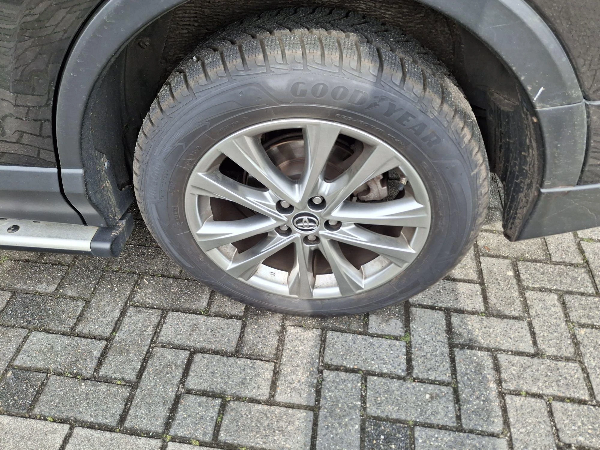 Toyota-RAV4-image-4