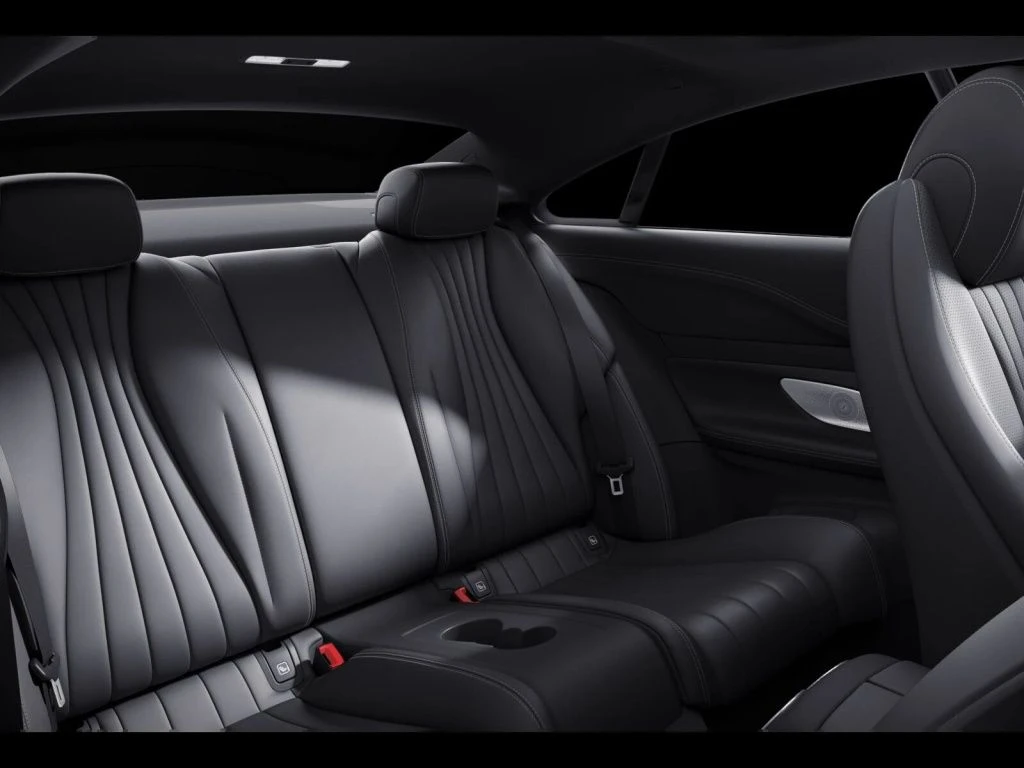 Mercedes-Benz-E-Klasse 450-image-11