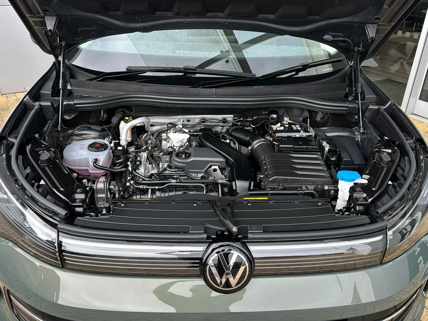Volkswagen-Tiguan-image-13
