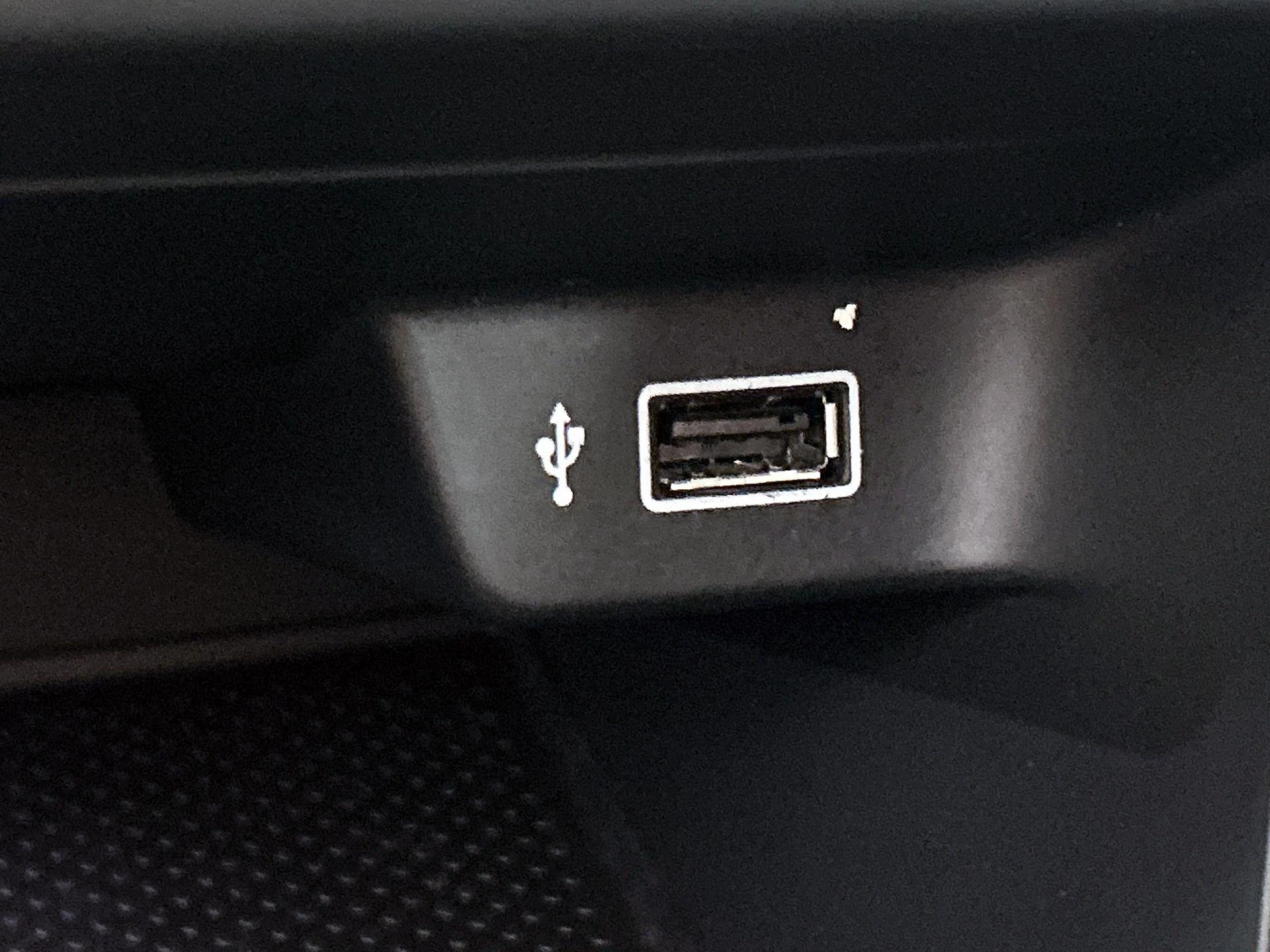 Volkswagen-Polo-image-35