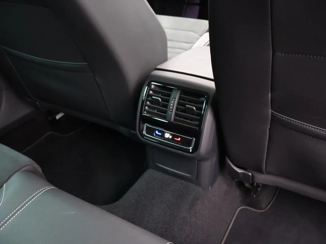 Volkswagen-Passat-image-19