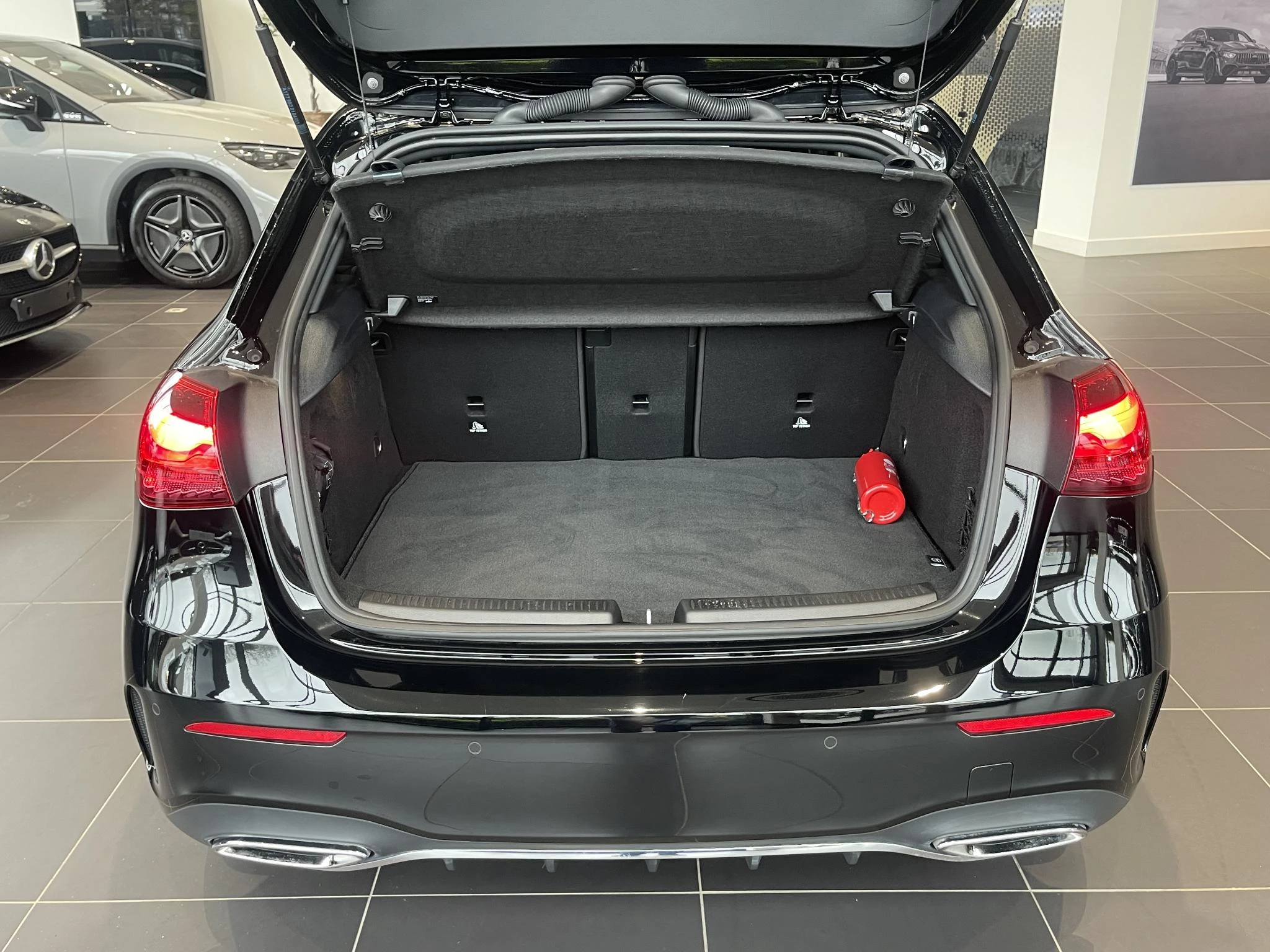 Mercedes-Benz Classe A 250 e AMG Line + LEDER + BURMESTER + MULTIBEAM LED + CARPLAY +