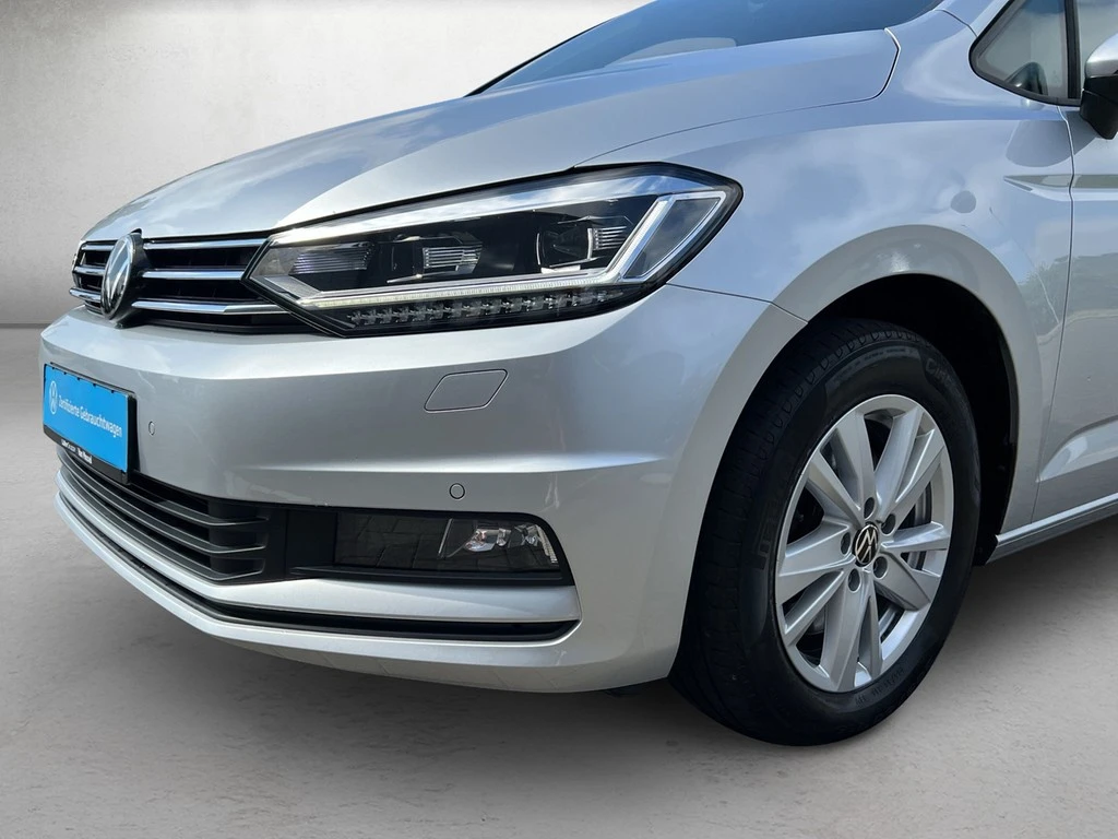 Volkswagen-Touran-image-3