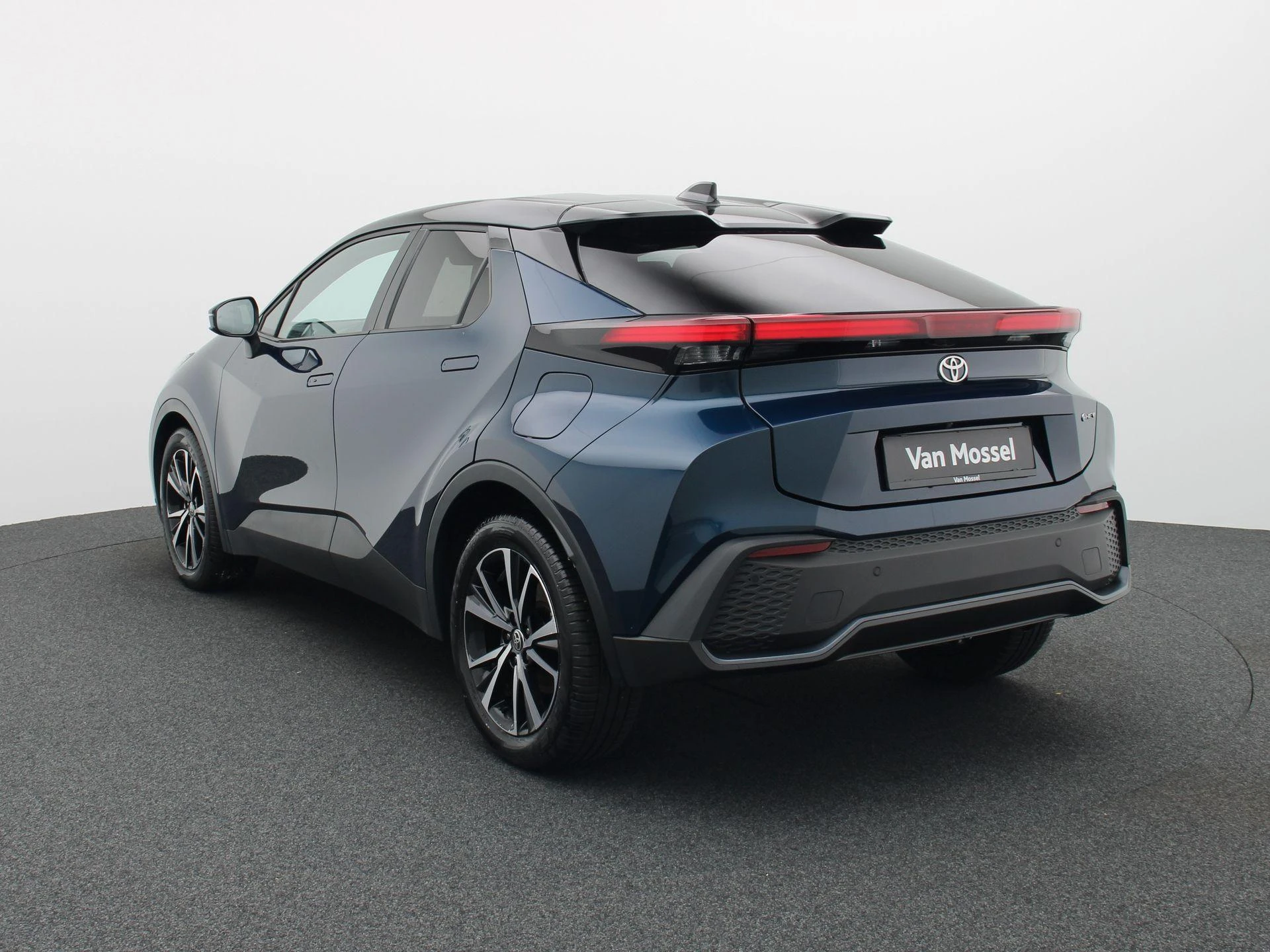 Toyota-C-HR-image-1