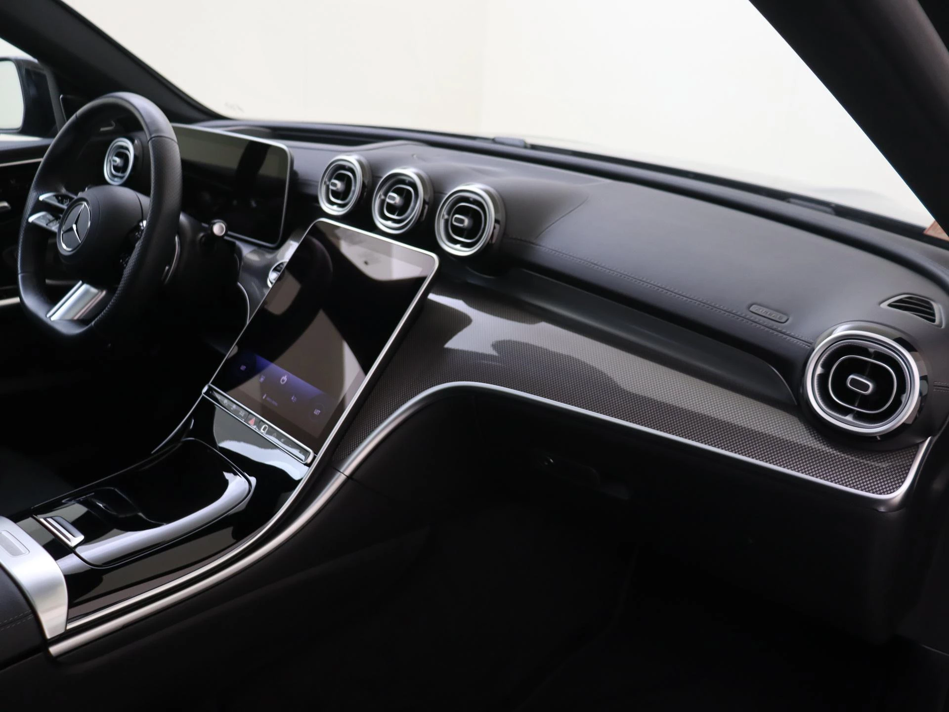 Mercedes-Benz-C-Klasse-image-10