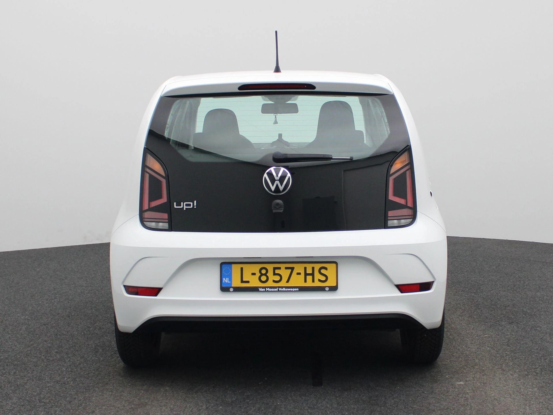 Volkswagen-up!-image-4