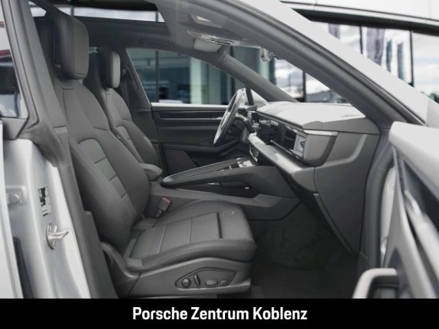 Porsche Macan 4 -