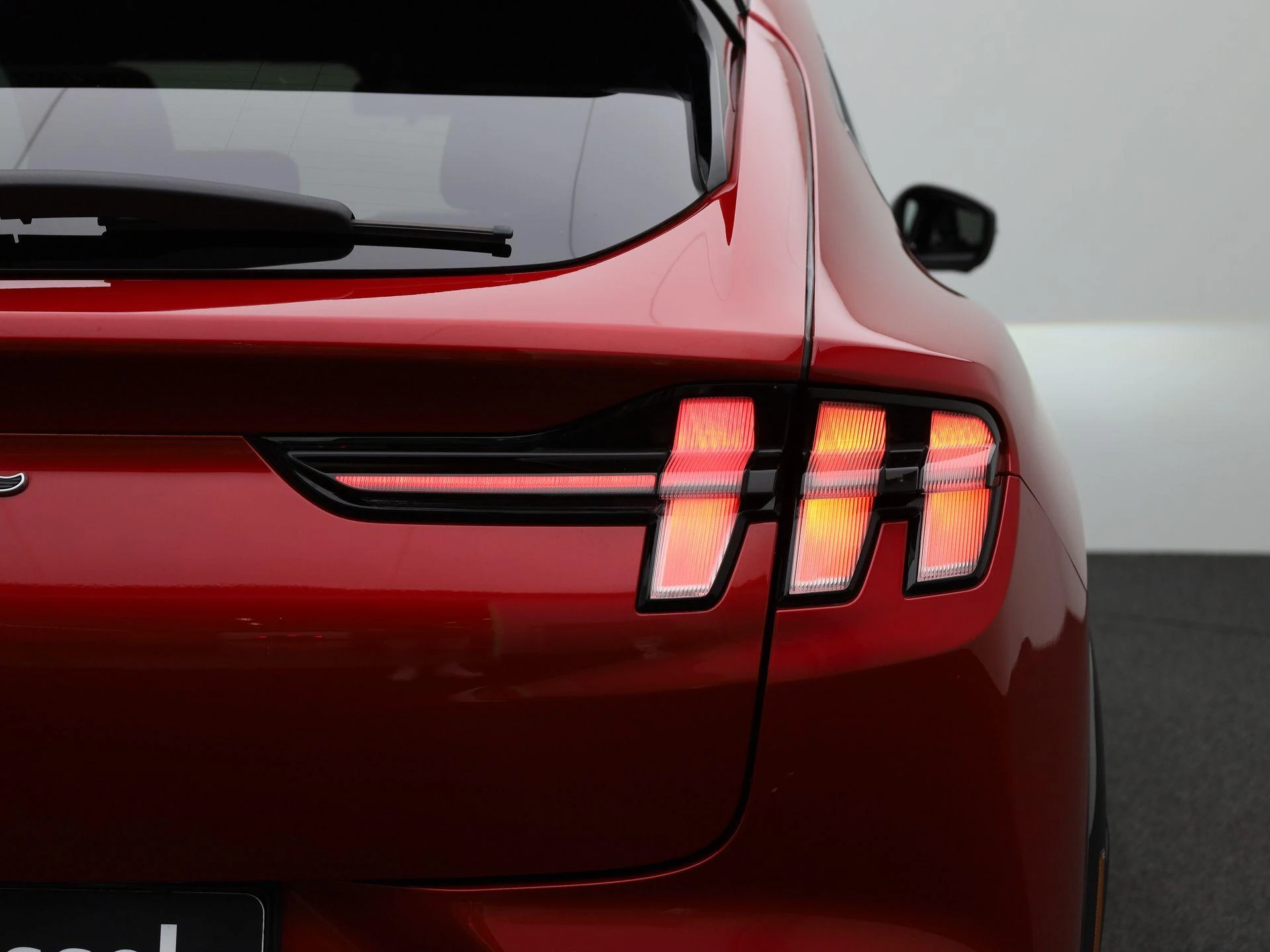 Ford-Mustang Mach-E-image-35