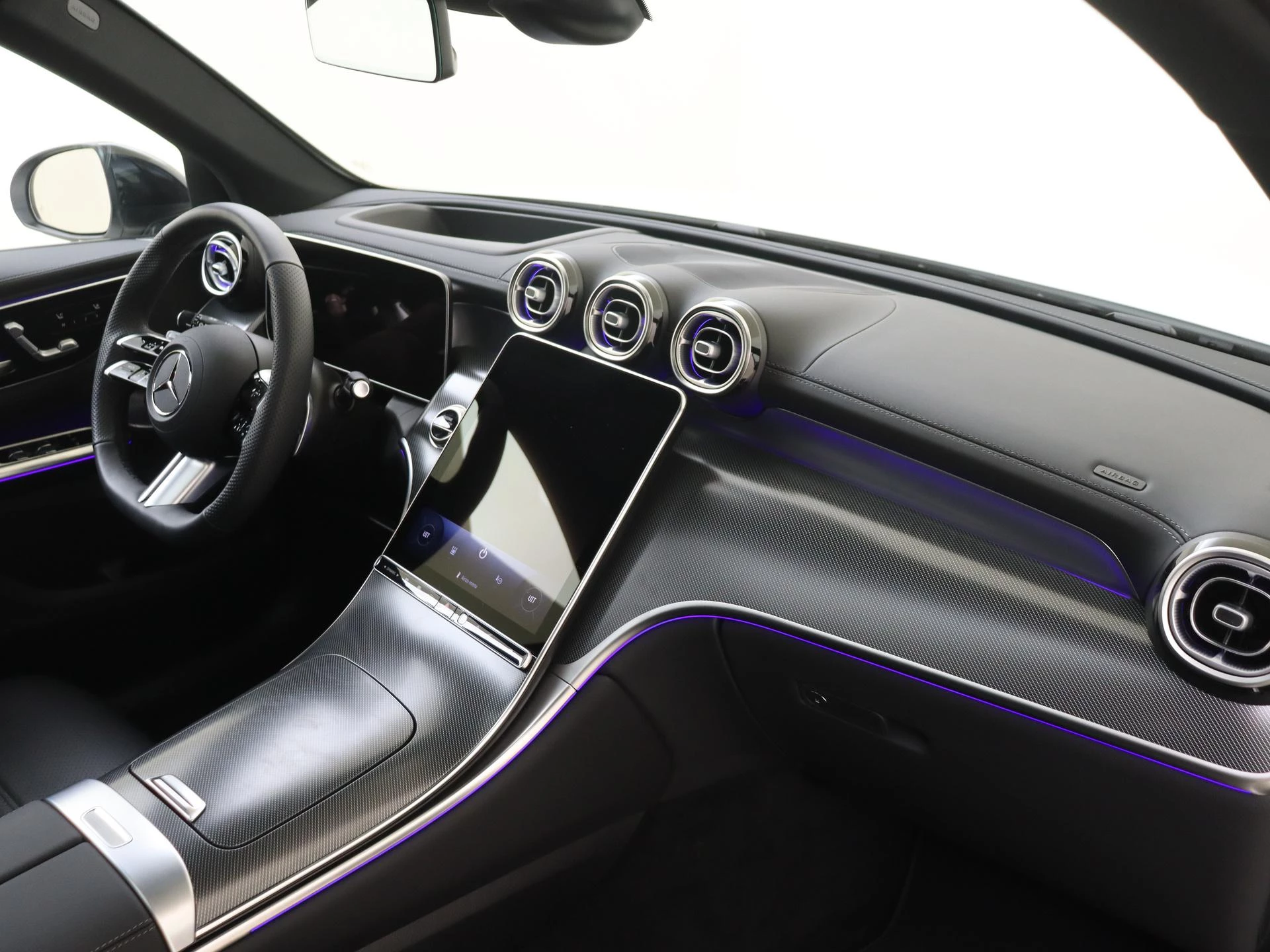 Mercedes-Benz-GLC-image-3