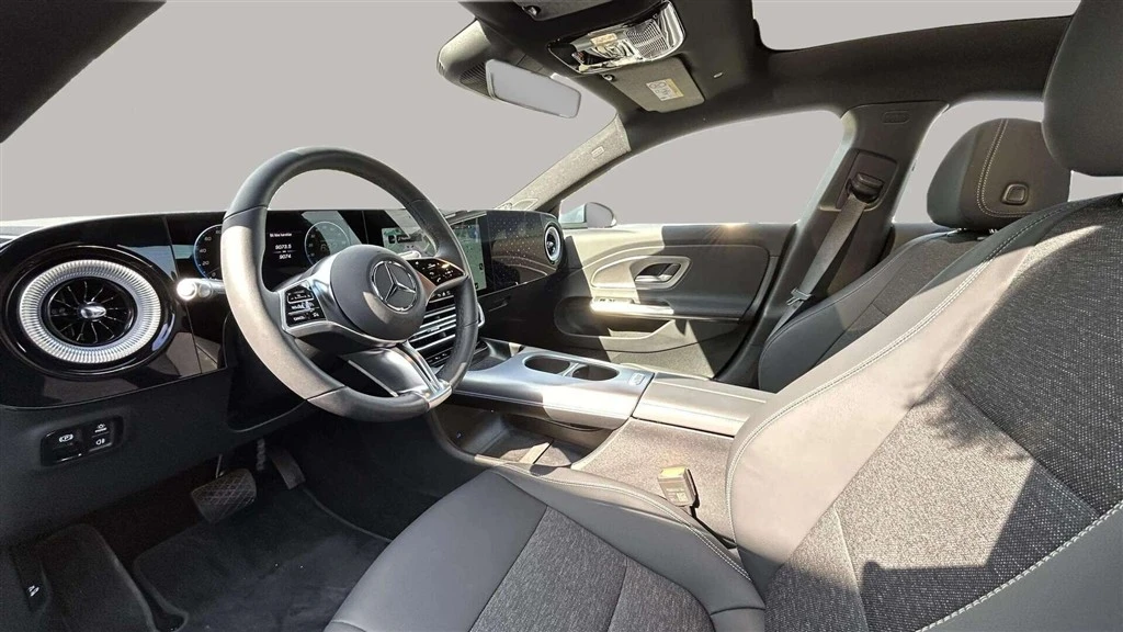 Mercedes-Benz-CLA-image-9
