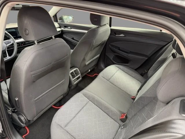 Volkswagen-Golf-image-8