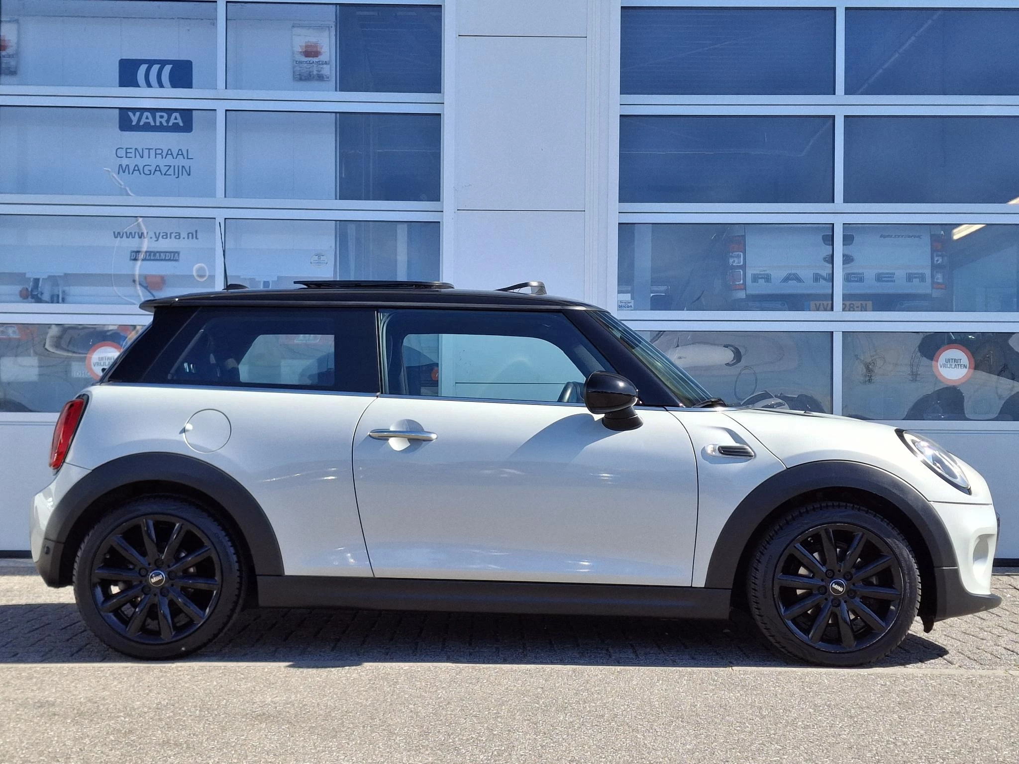 MINI-Cooper-image-3