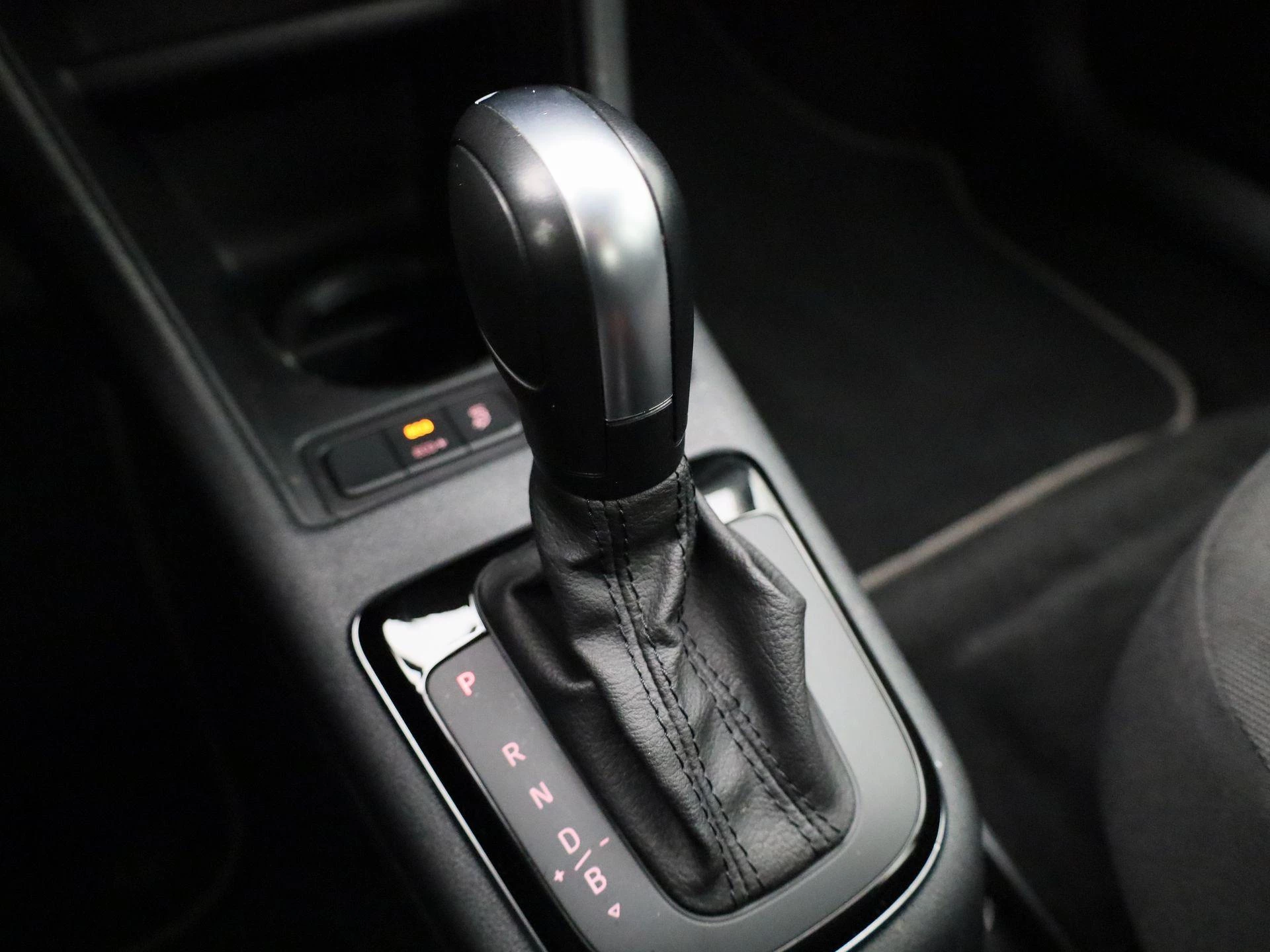 Volkswagen-e-up!-image-19