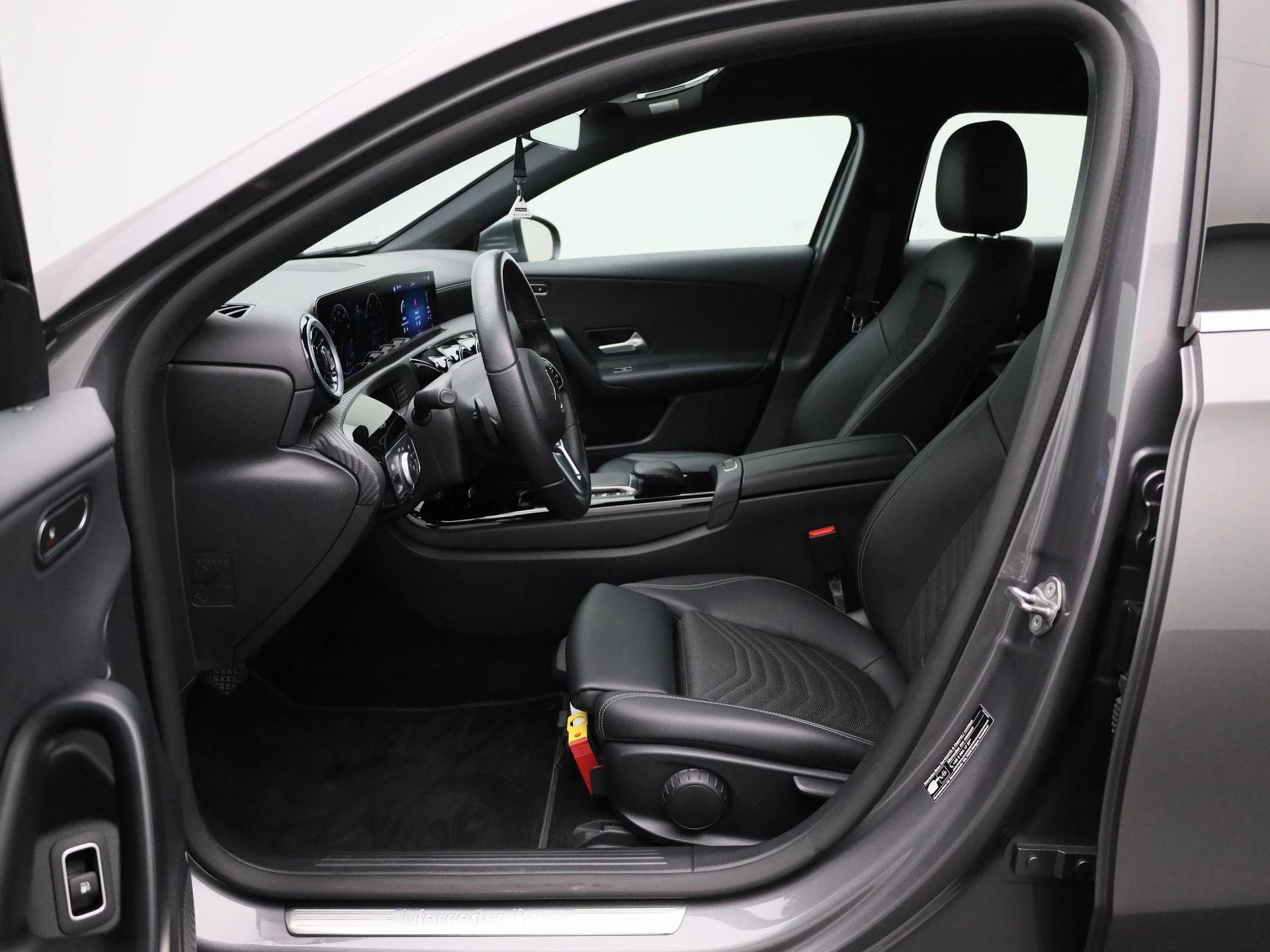 Mercedes-Benz-A-Klasse-image-8