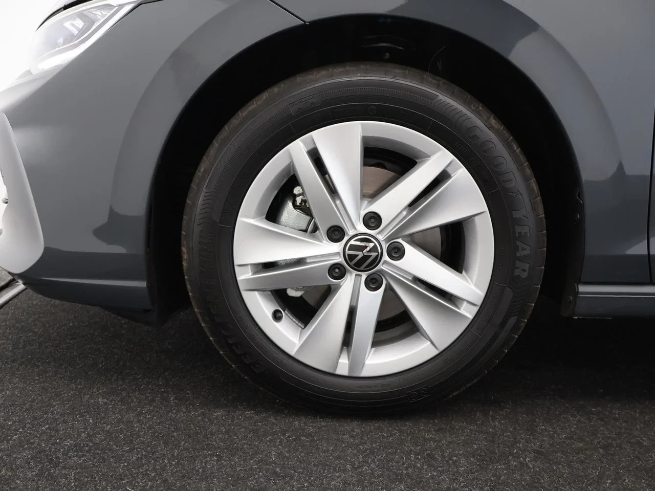 Volkswagen-Golf-image-20