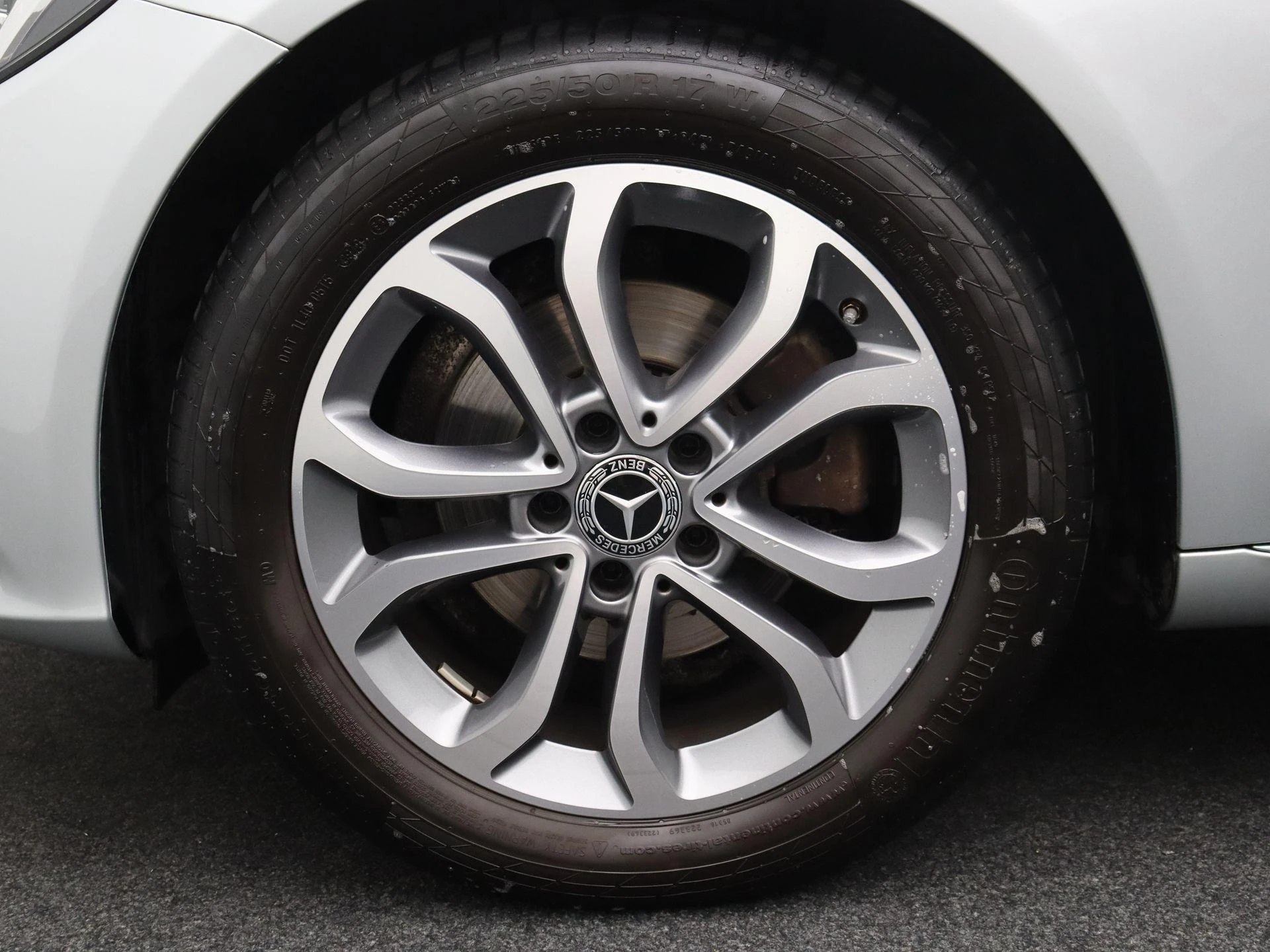 Mercedes-Benz-C-Klasse-image-6