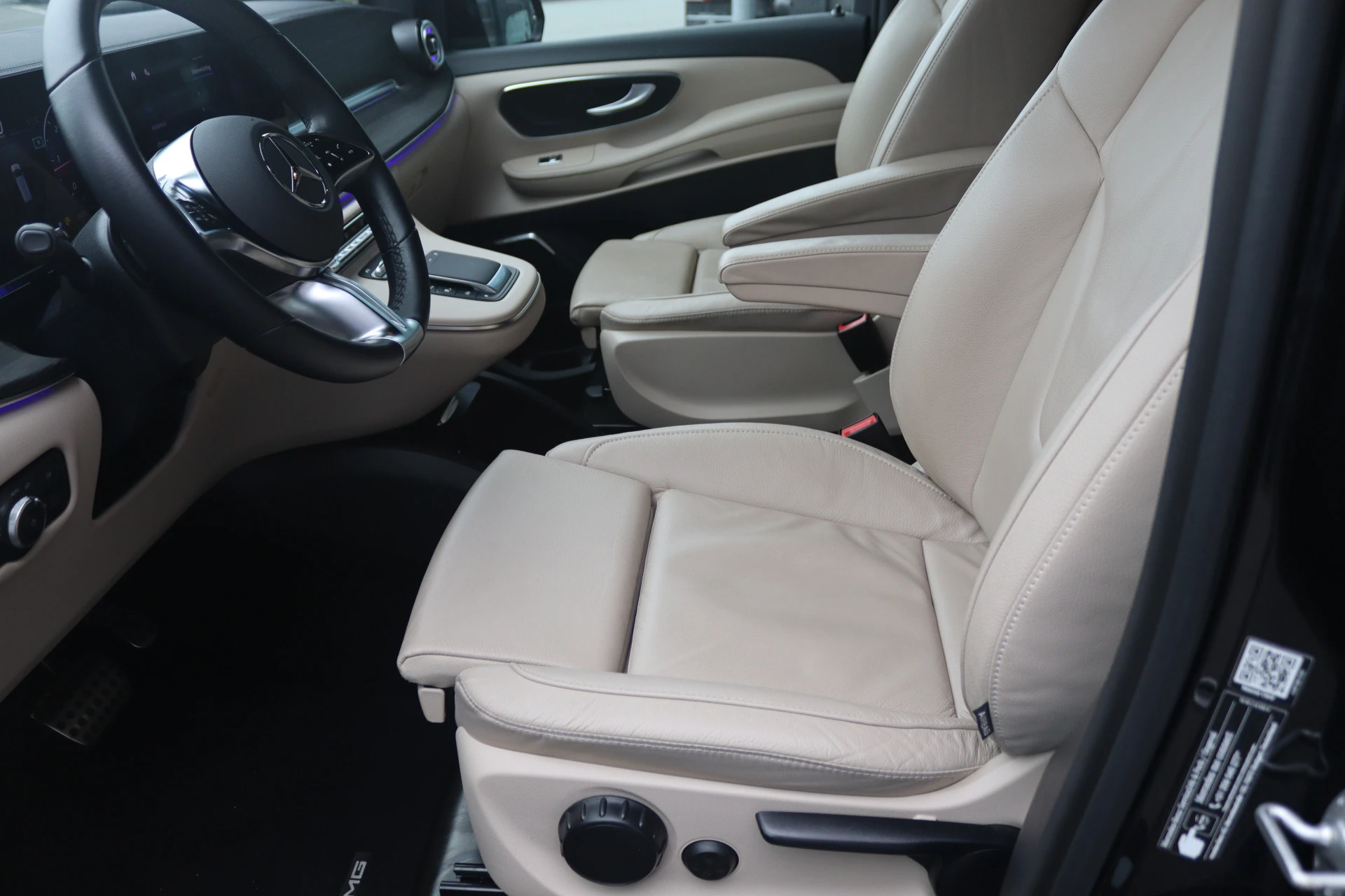 Mercedes-Benz-V-Klasse-image-21