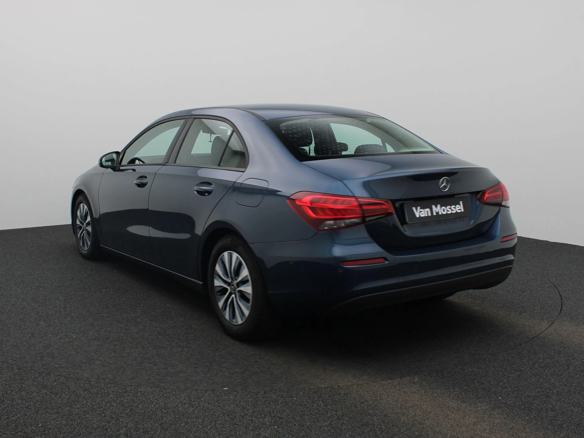 Mercedes-Benz-A-Klasse-image-1