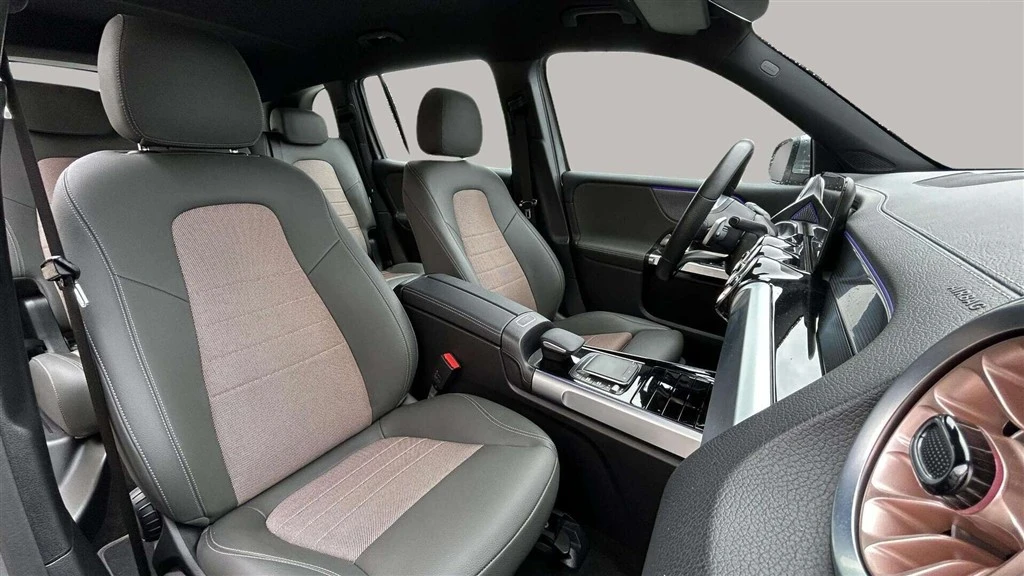 Mercedes-Benz-EQB-image-21