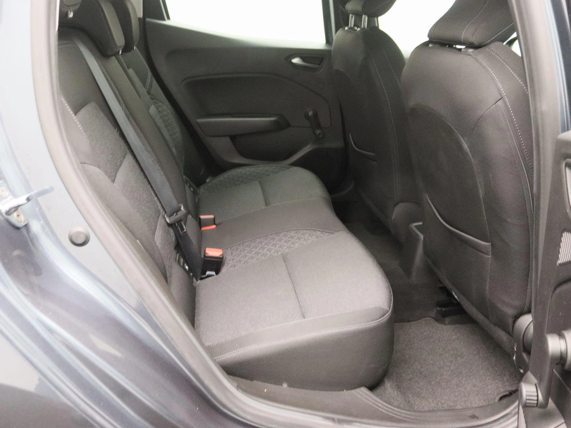 Renault-Clio-image-23
