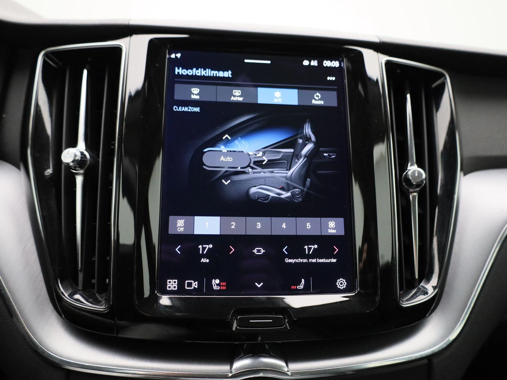 Volvo-XC60-image-18
