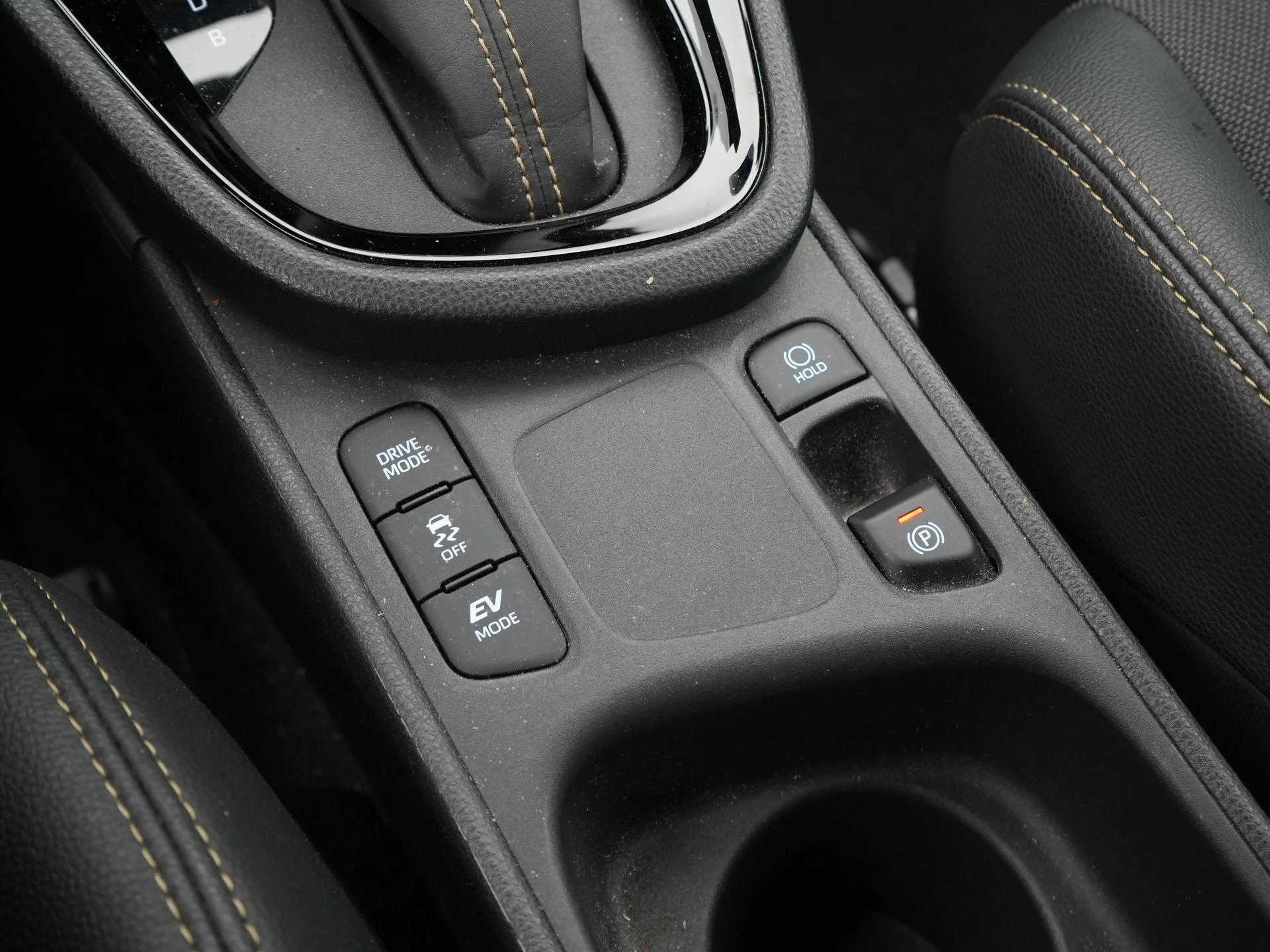 Toyota-Yaris Cross-image-23