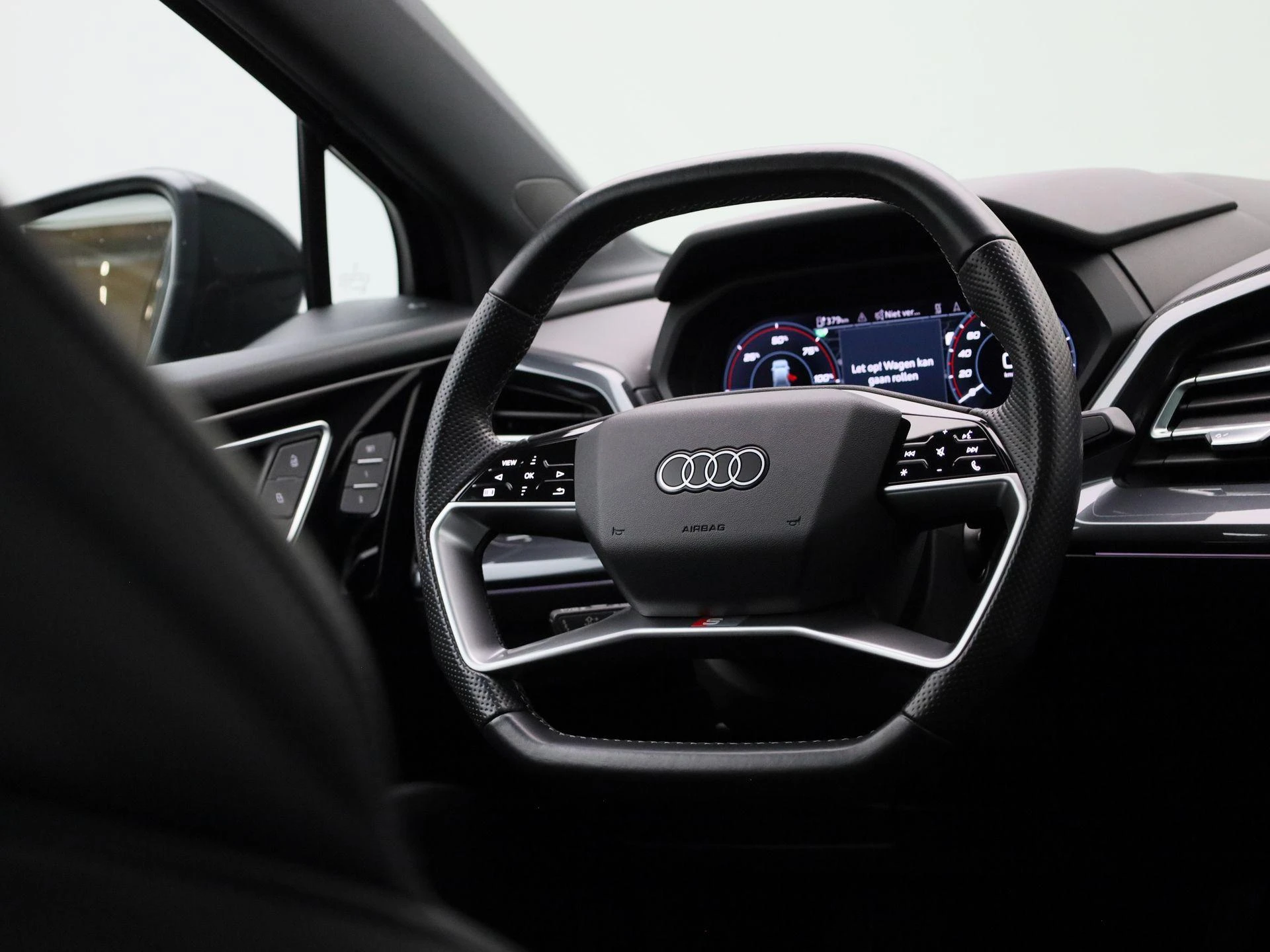 Audi-Q4 e-tron-image-49