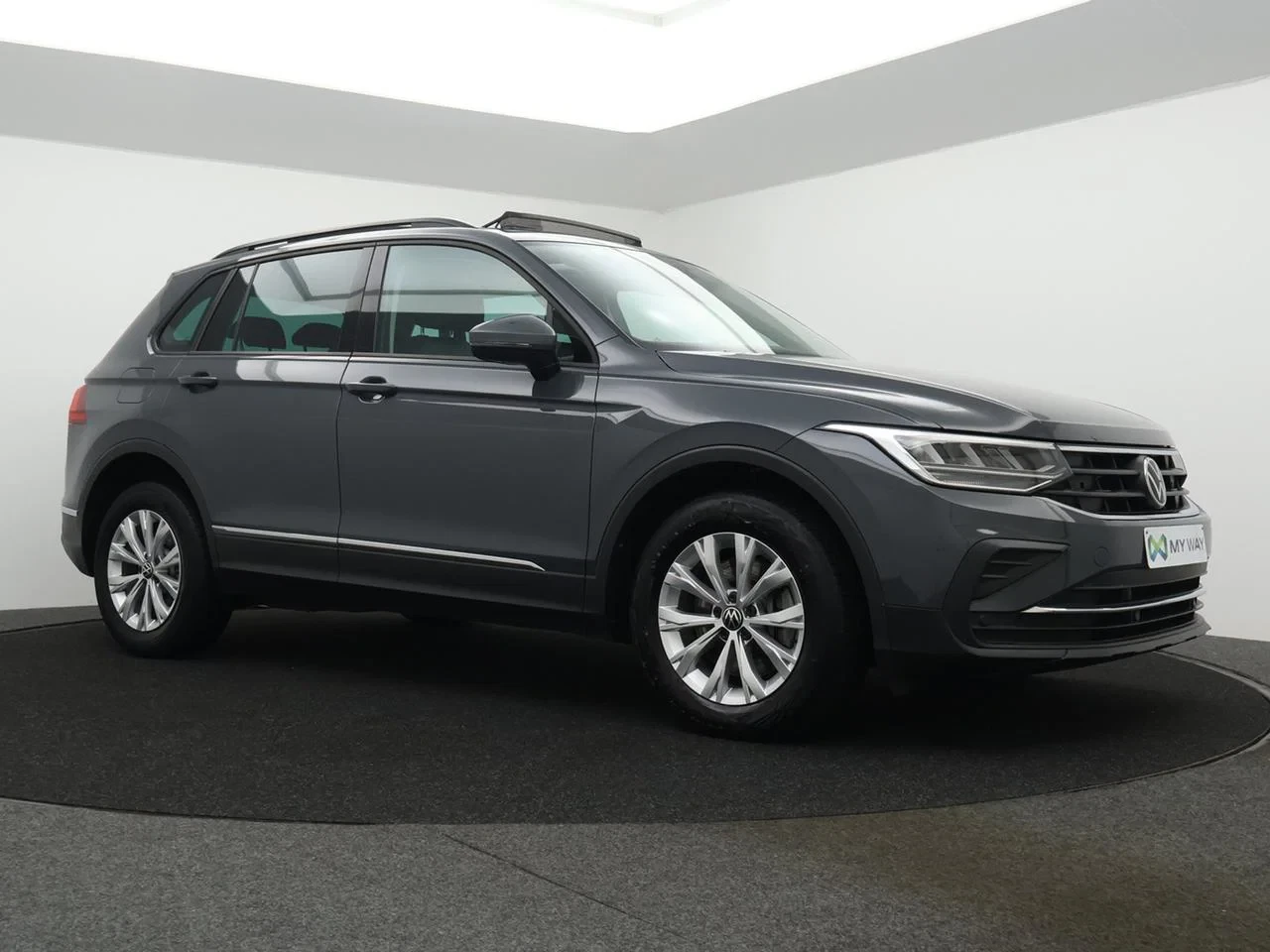 Volkswagen-Tiguan-image-6