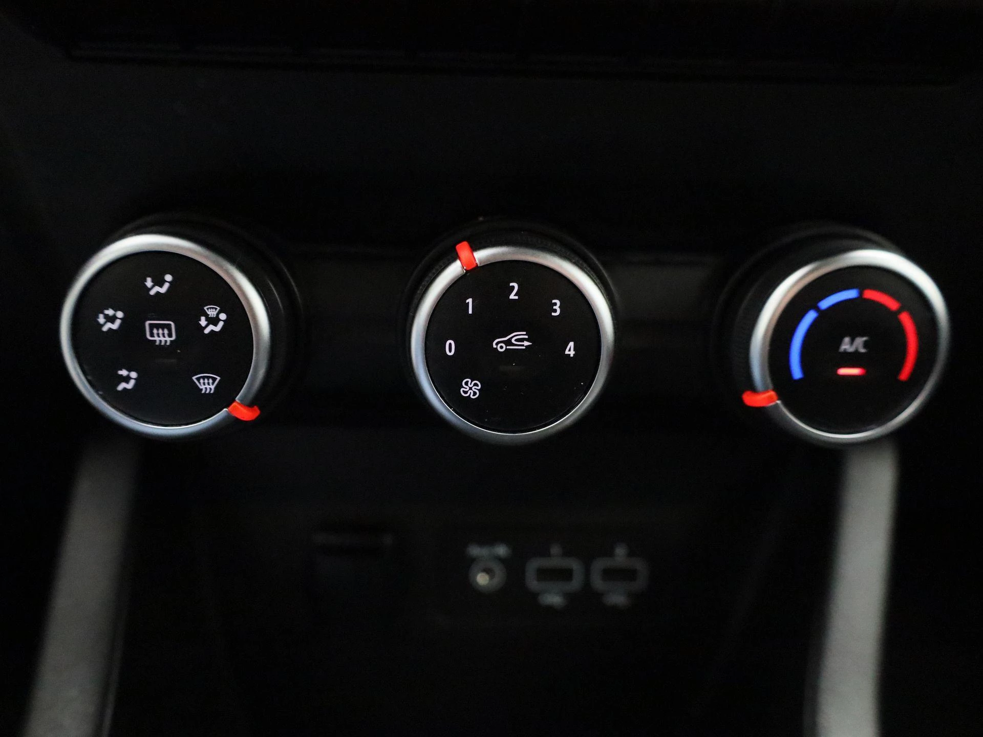 Renault-Clio-image-18