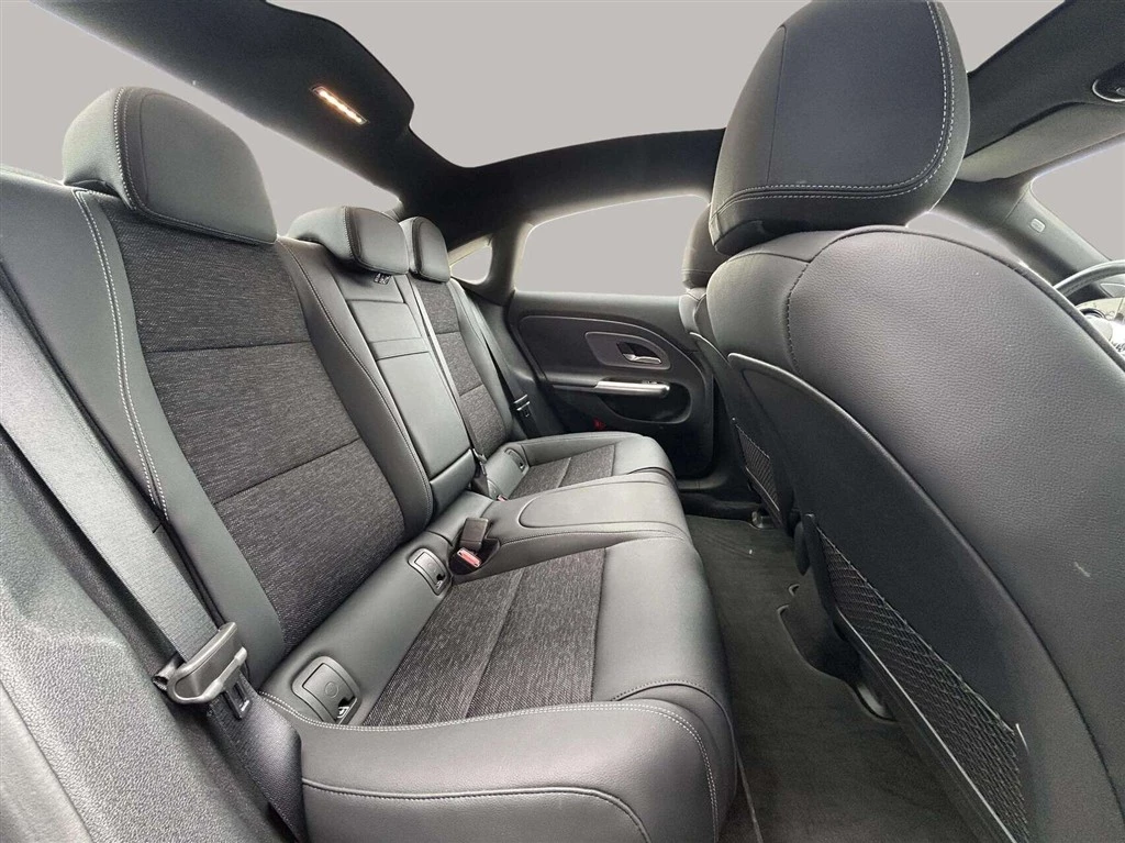 Mercedes-Benz-CLA-image-20