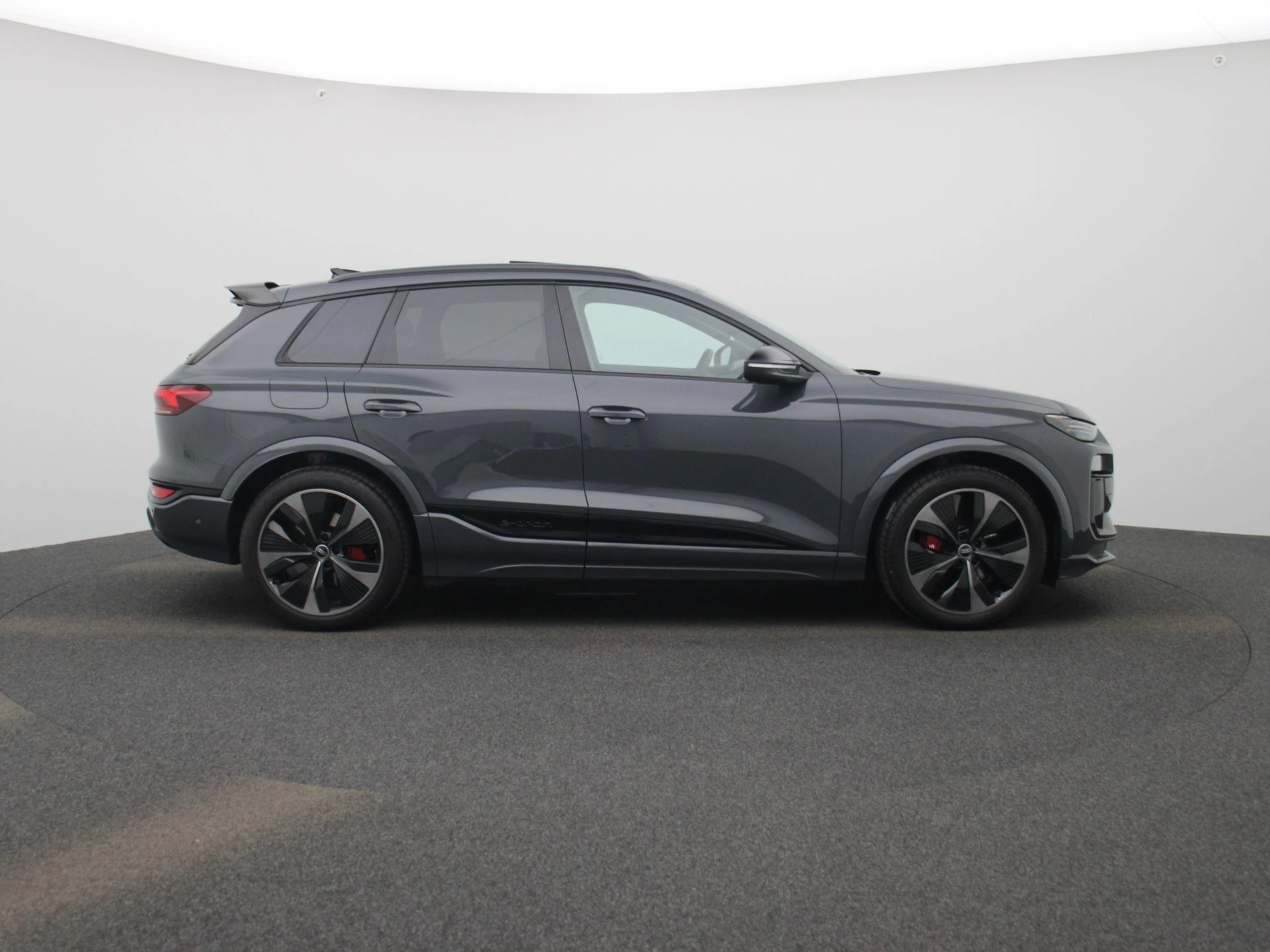 Audi-Q6 e-tron-image-5