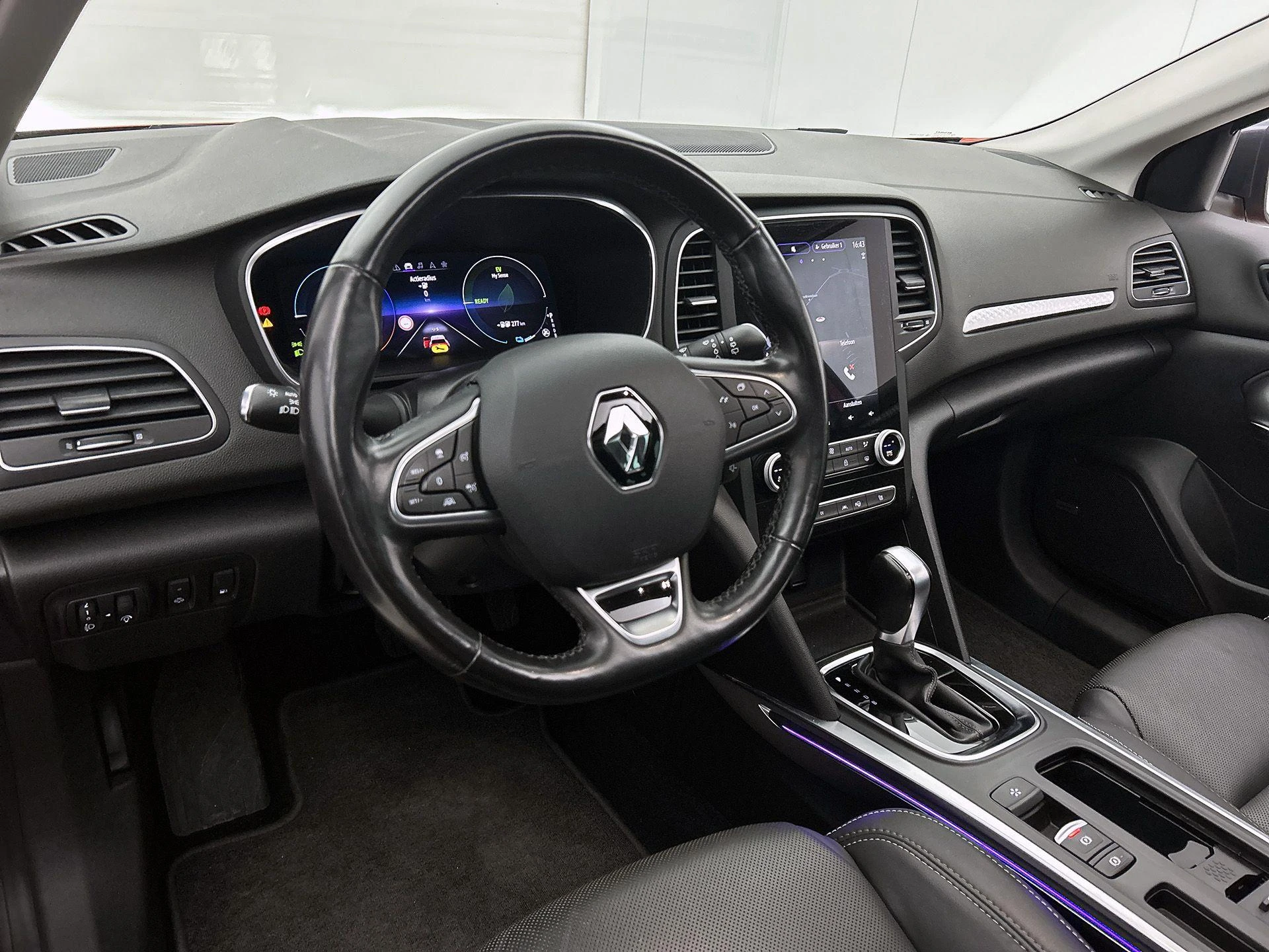 Renault-Megane E-Tech-image-21