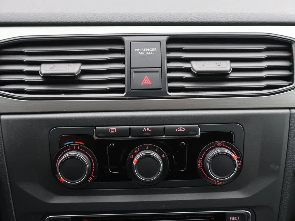 Volkswagen-Caddy-image-17
