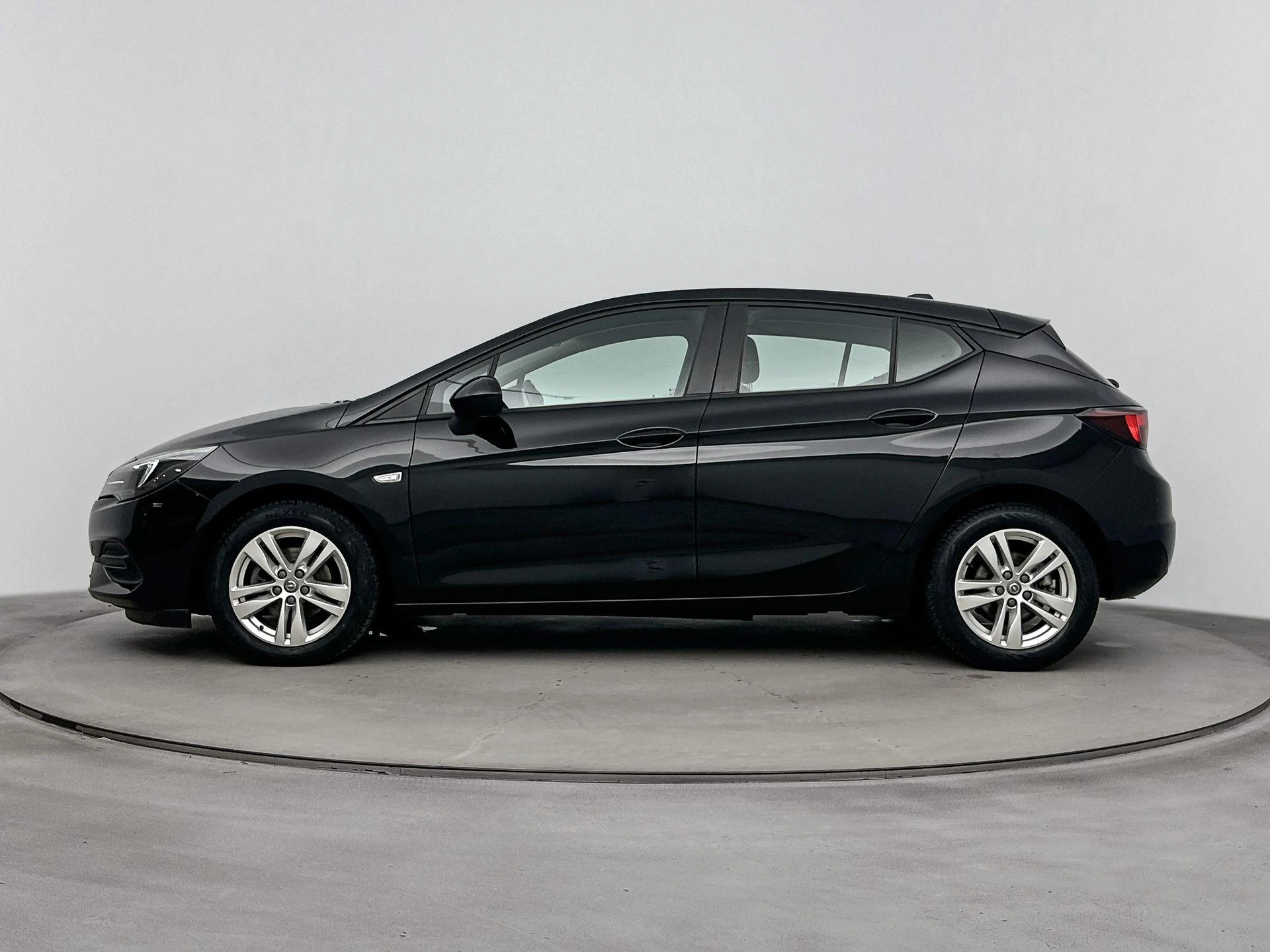 Opel-Astra-image-1