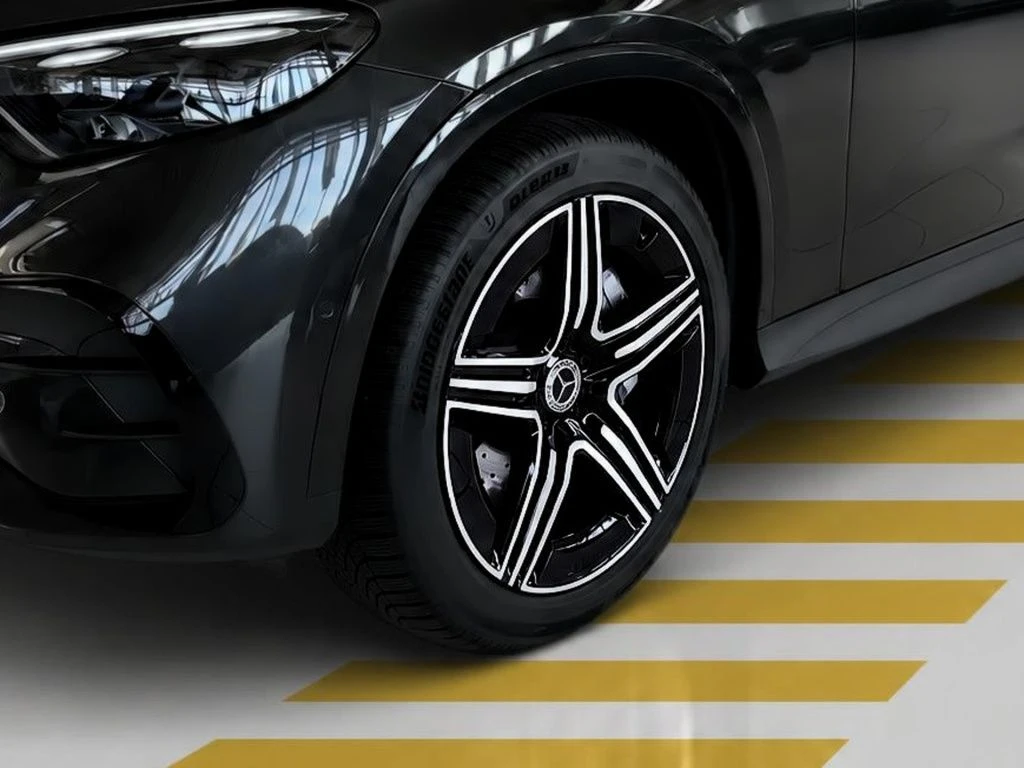 Mercedes-Benz-GLC 220 d-image-5