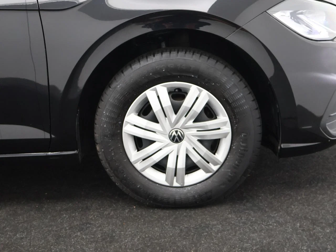 Volkswagen-Polo-image-2