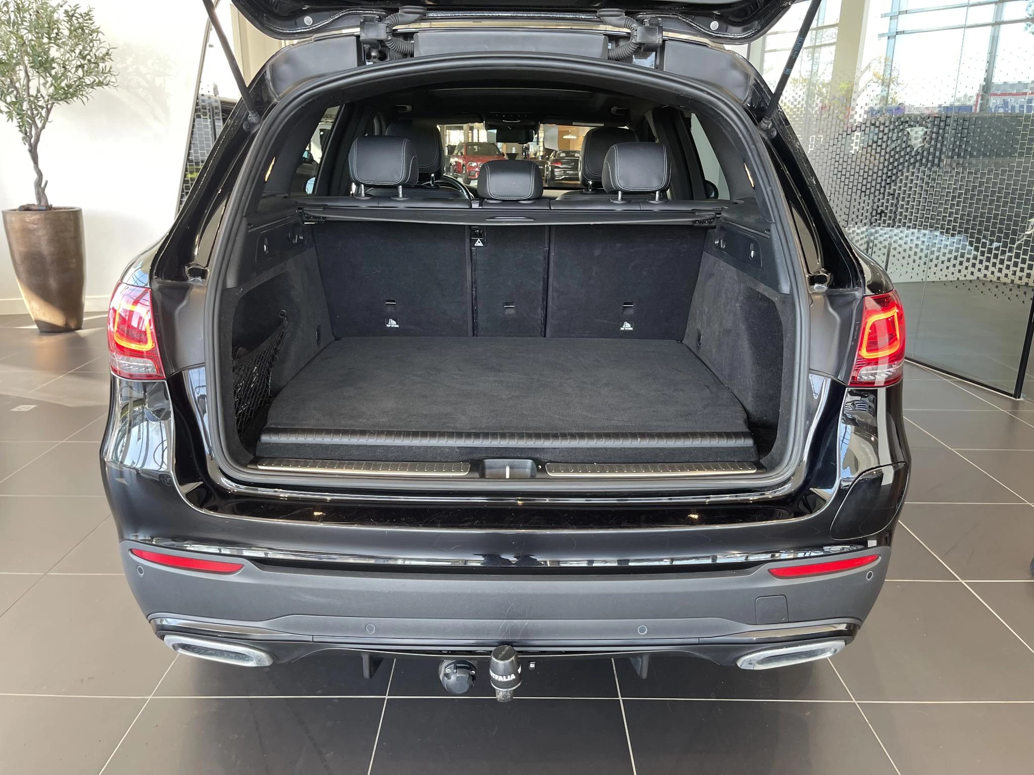 Mercedes-Benz GLC SUV 300de AMG LINE + PANO DAK + BURMESTER + HEAD UP + TREKHAAK + 360